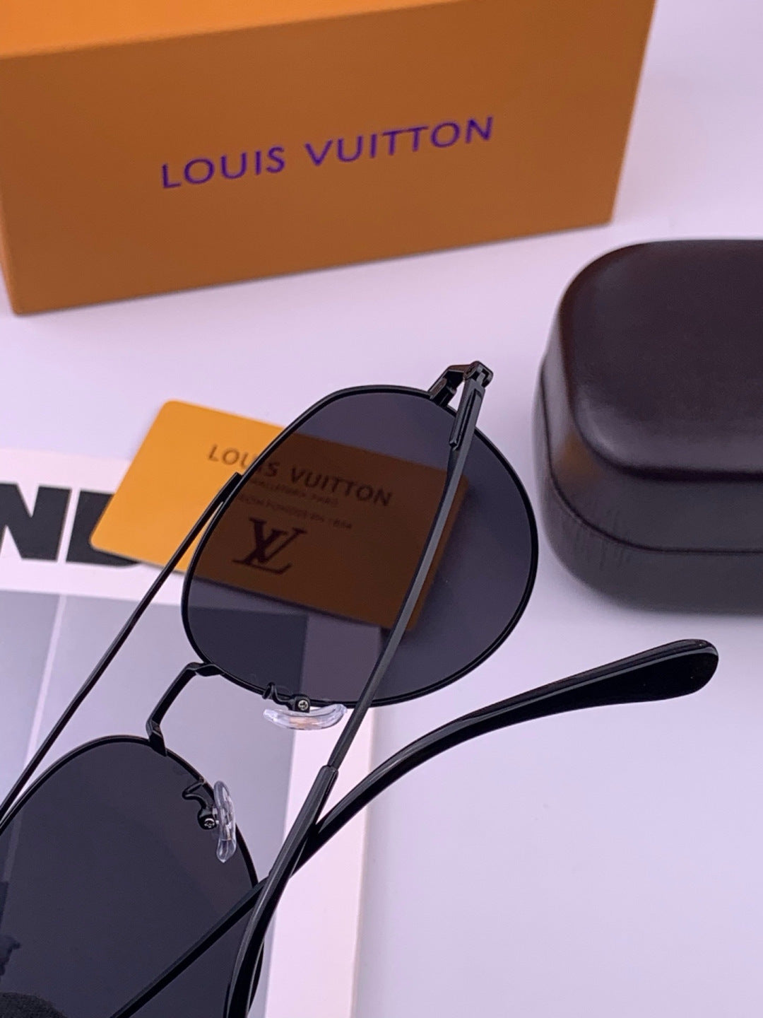 Louis Vuitton L5342 Polarized Aviator Black Lens Sunglasses for Men & Women - detail image 5
