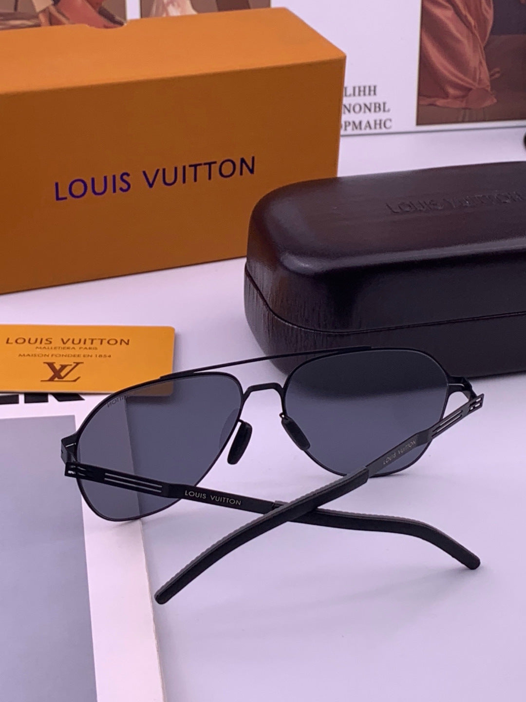 Louis Vuitton L18 Fashion Gold Lens Sunglasses for Men & Women - 493193 - detail image 5