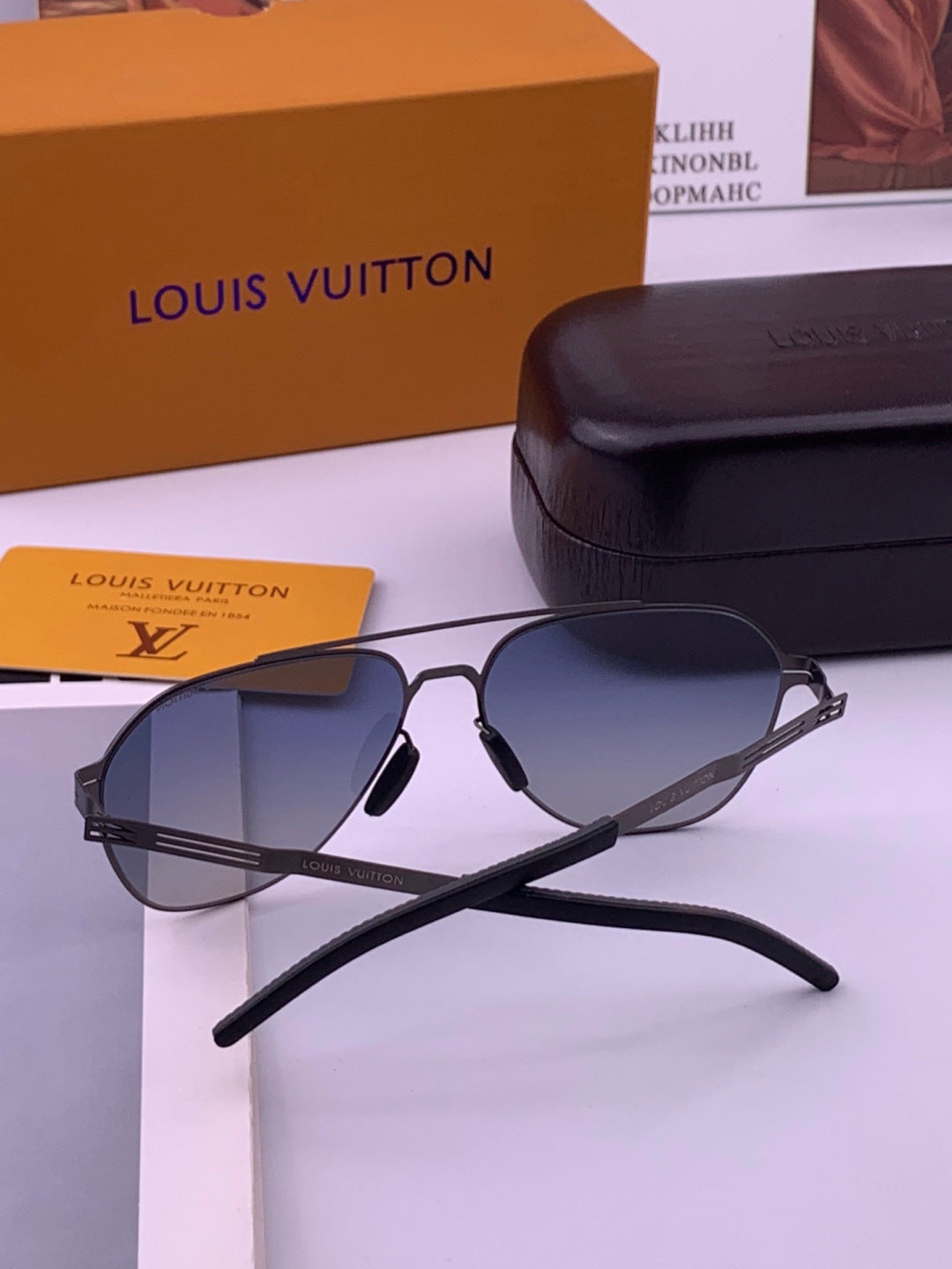 Louis Vuitton L18 Fashion Gold Lens Sunglasses for Men & Women - 493194 - detail image 5