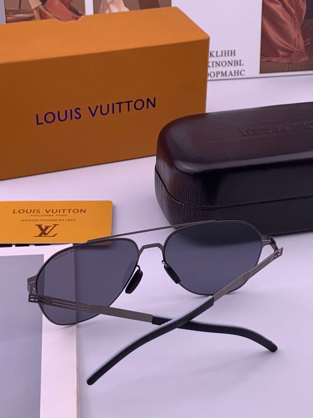 Louis Vuitton L18 Fashion Gold Lens Sunglasses for Men & Women - detail image 5