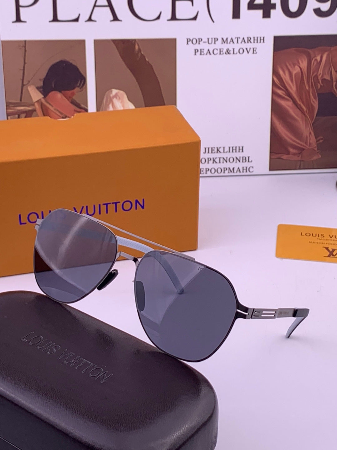 Louis Vuitton L18 Fashion Gold Lens Sunglasses for Men & Women - detail image 2