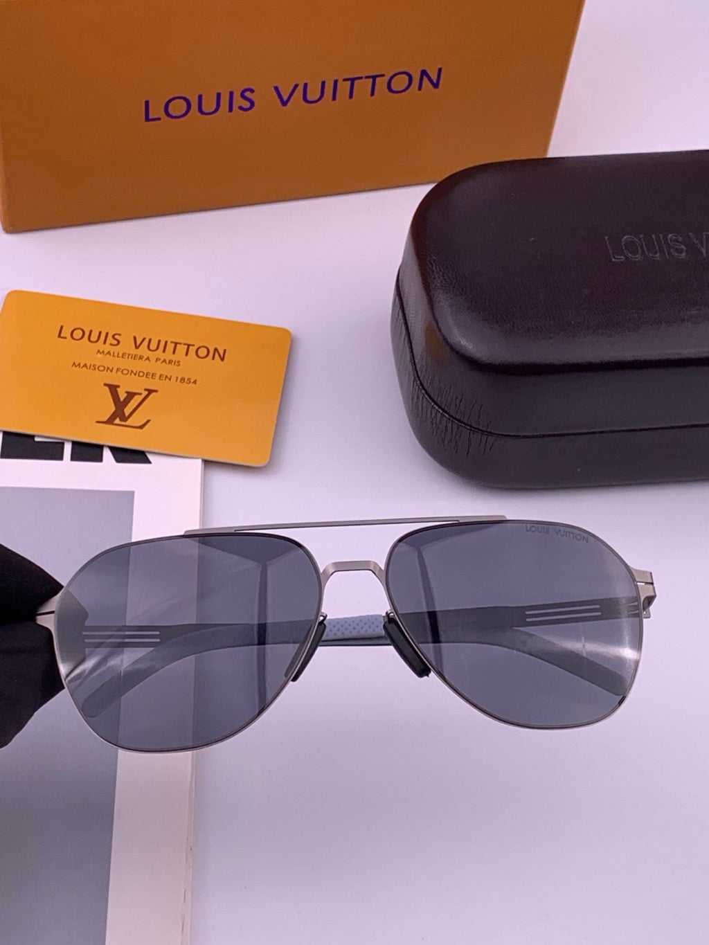 Louis Vuitton L18 Fashion Gold Lens Sunglasses for Men & Women