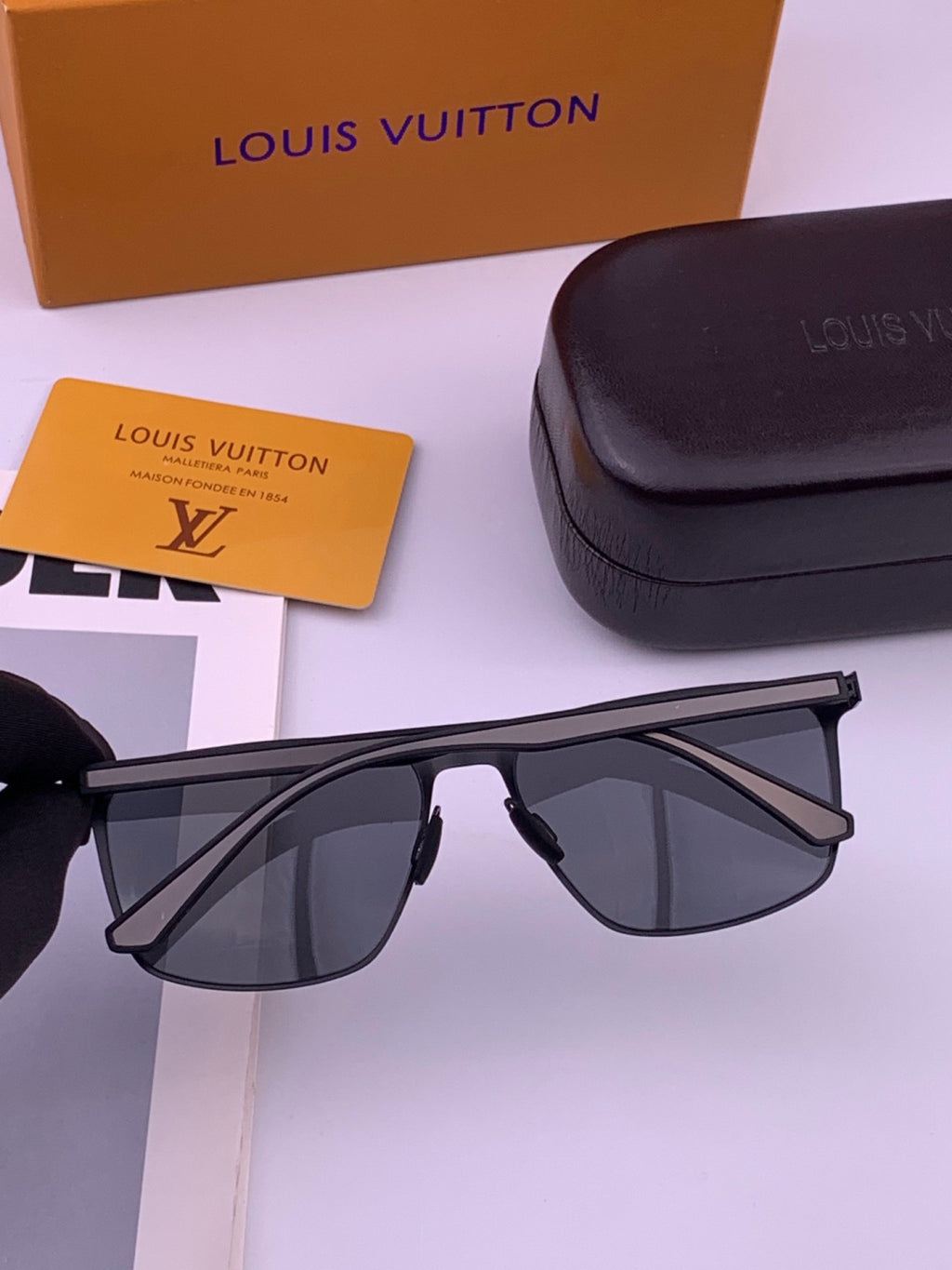Louis Vuitton L216 Fashion Gold Lens Sunglasses for Men & Women - detail image 6