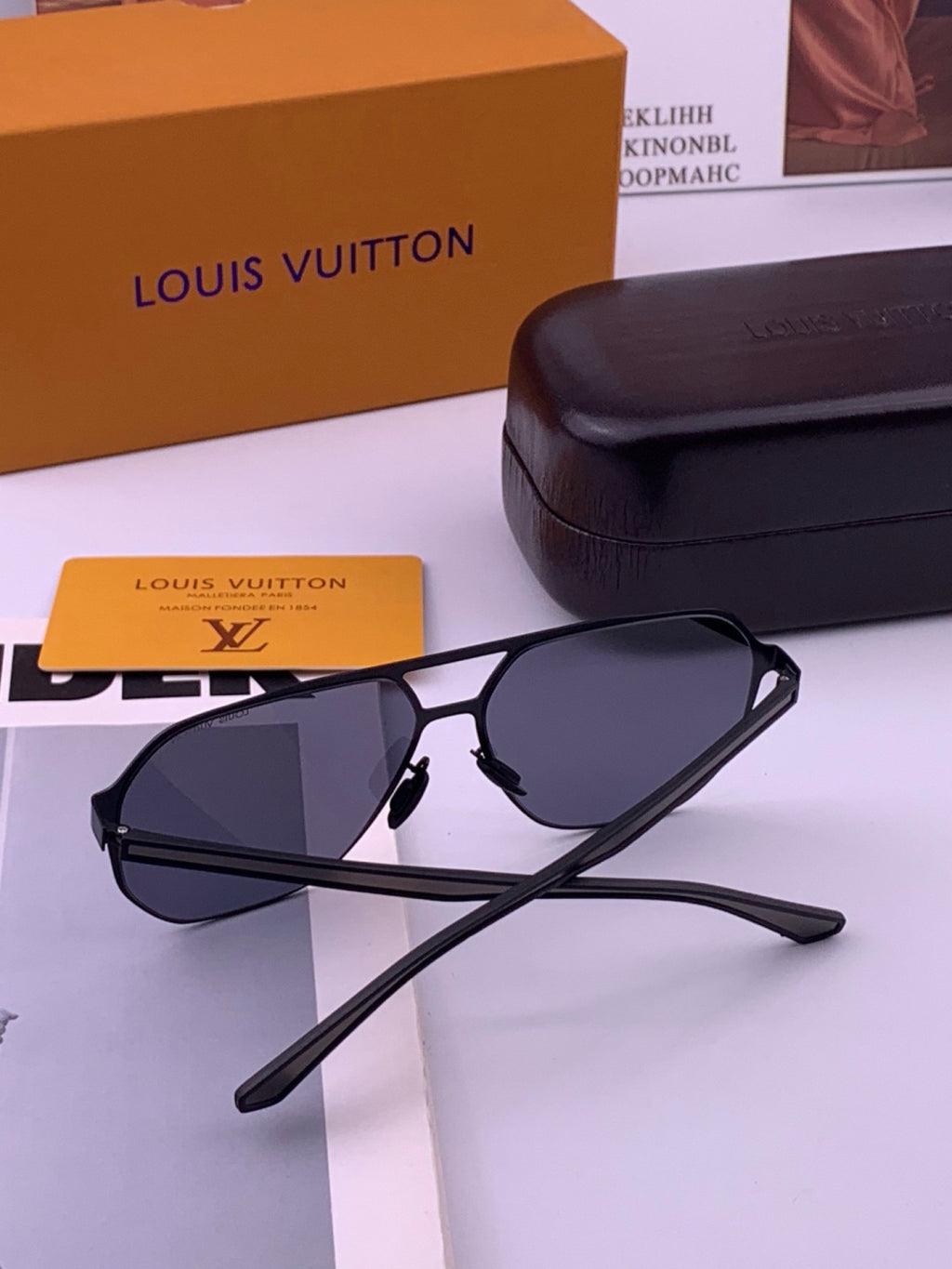 Louis Vuitton L116 Fashion Gold Lens Sunglasses for Men & Women - detail image 5