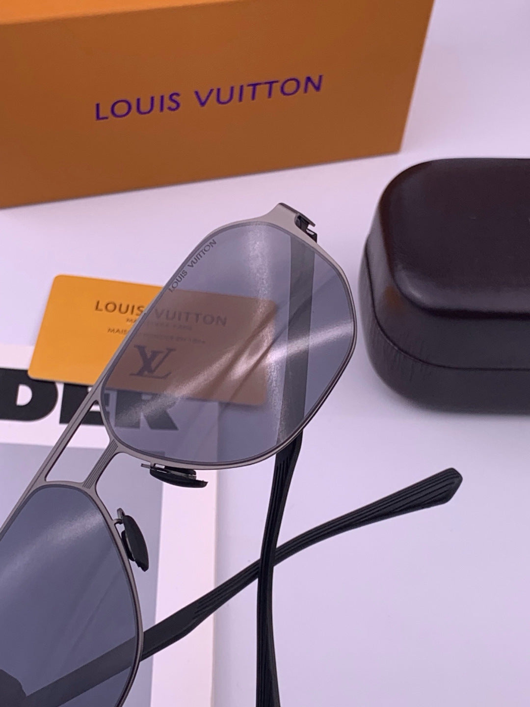Louis Vuitton L116 Fashion Black Lens Sunglasses for Men & Women - detail image 4