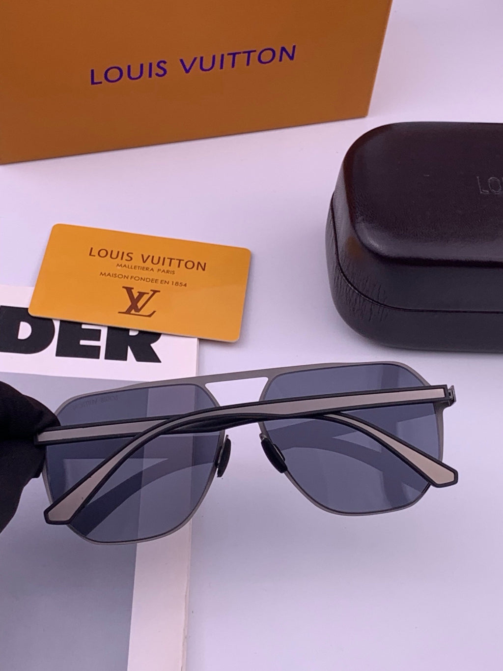 Louis Vuitton L116 Fashion Black Lens Sunglasses for Men & Women - detail image 6