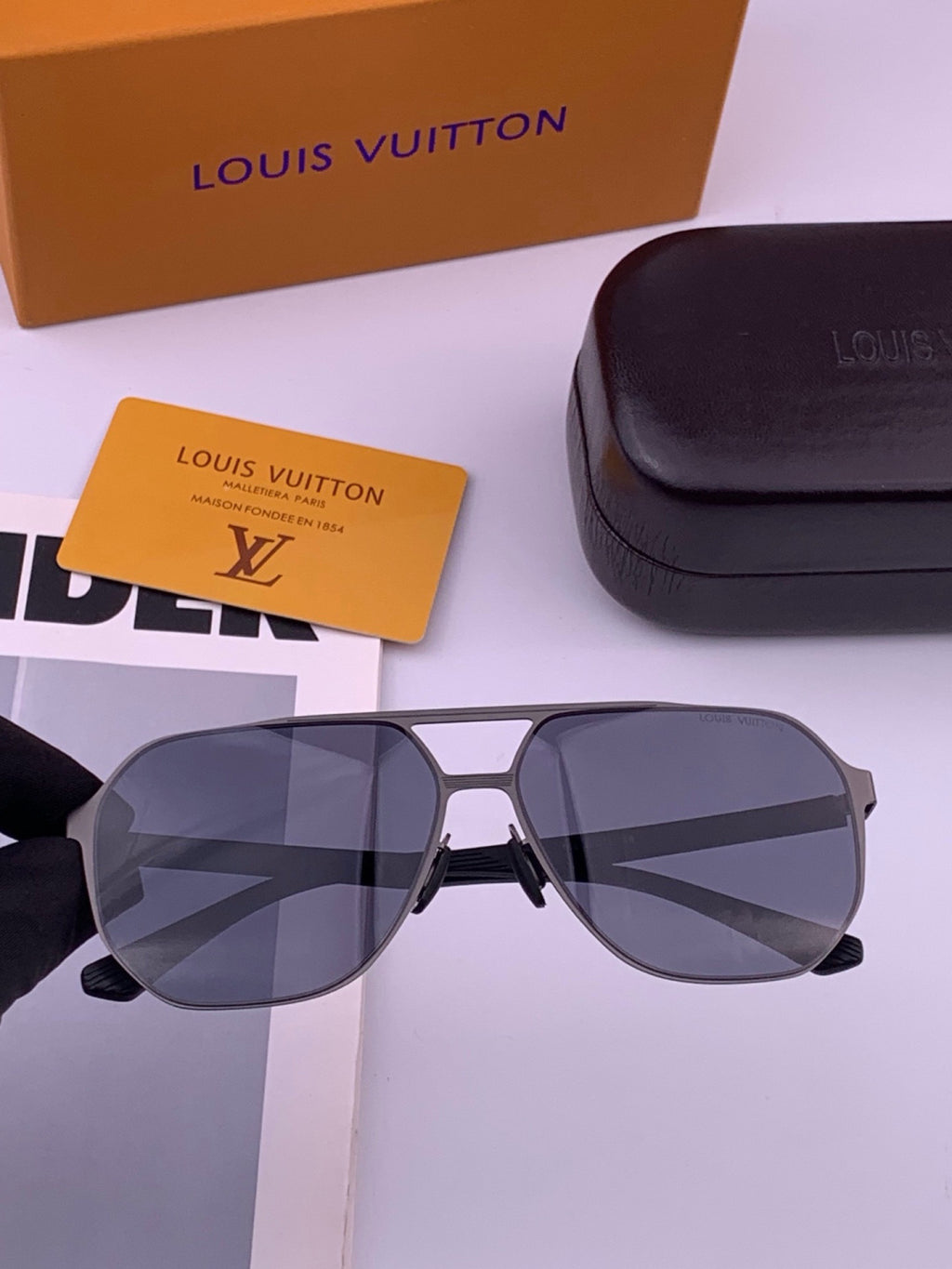 Louis Vuitton L116 Fashion Black Lens Sunglasses for Men & Women