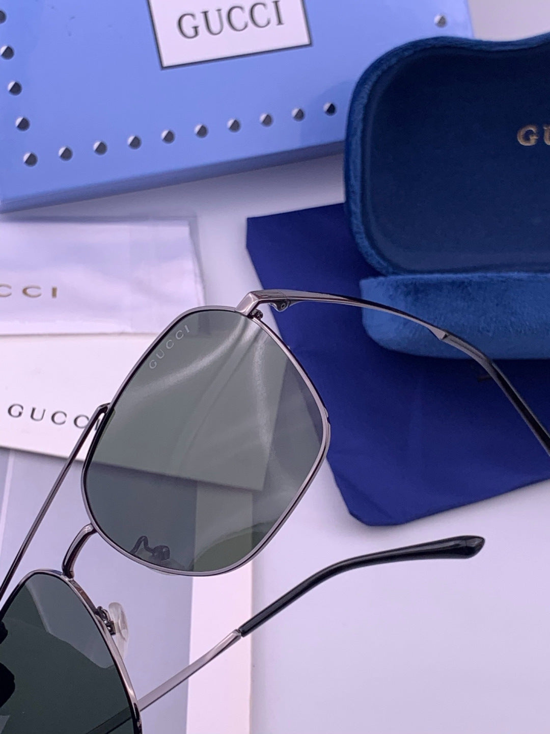 Gucci 0863 Polarized Aviator Gold Lens Sunglasses for Men & Women - 493245 - detail image 3