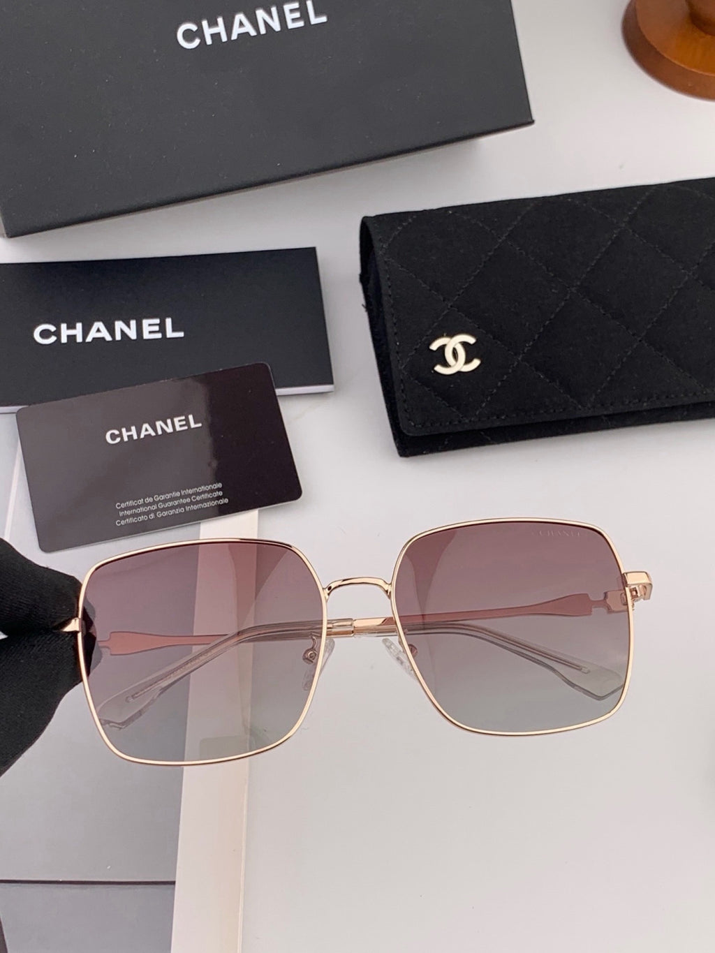 Chanel CH25813 Fashion Gold Lens Sunglasses for Men & Women - detail image 3