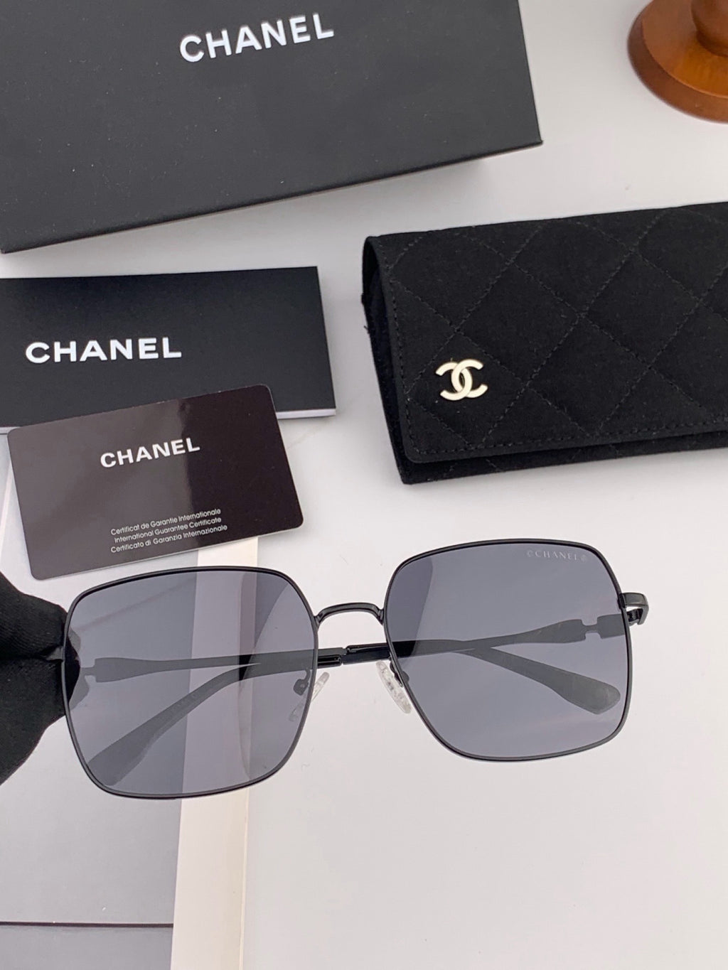 Chanel CH25813 Fashion Gold Lens Sunglasses for Men & Women - detail image 2