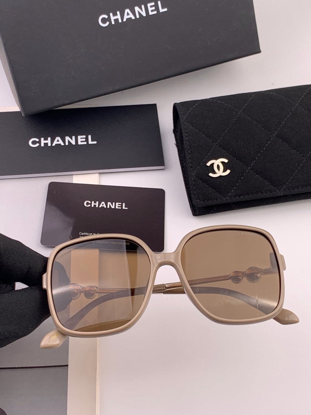 Chanel CH5786 Polarized Oversized Gray Lens Sunglasses for Men & Women - detail image 3