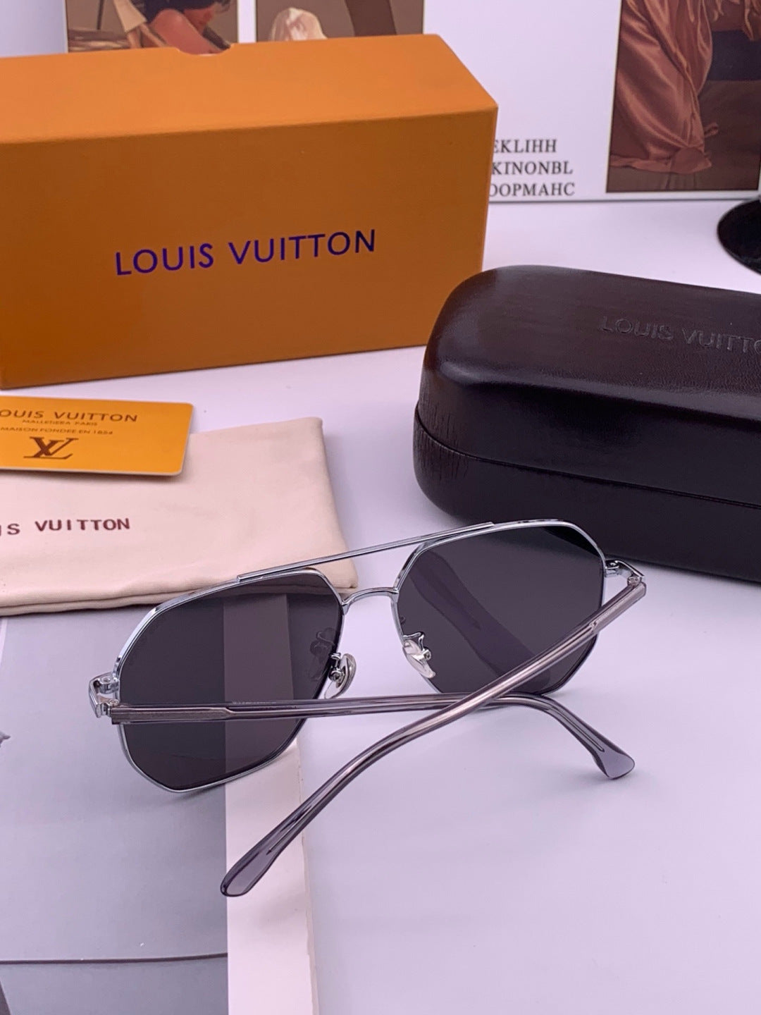 Louis Vuitton L8863 Polarized Aviator Black Lens Sunglasses for Men & Women - detail image 7