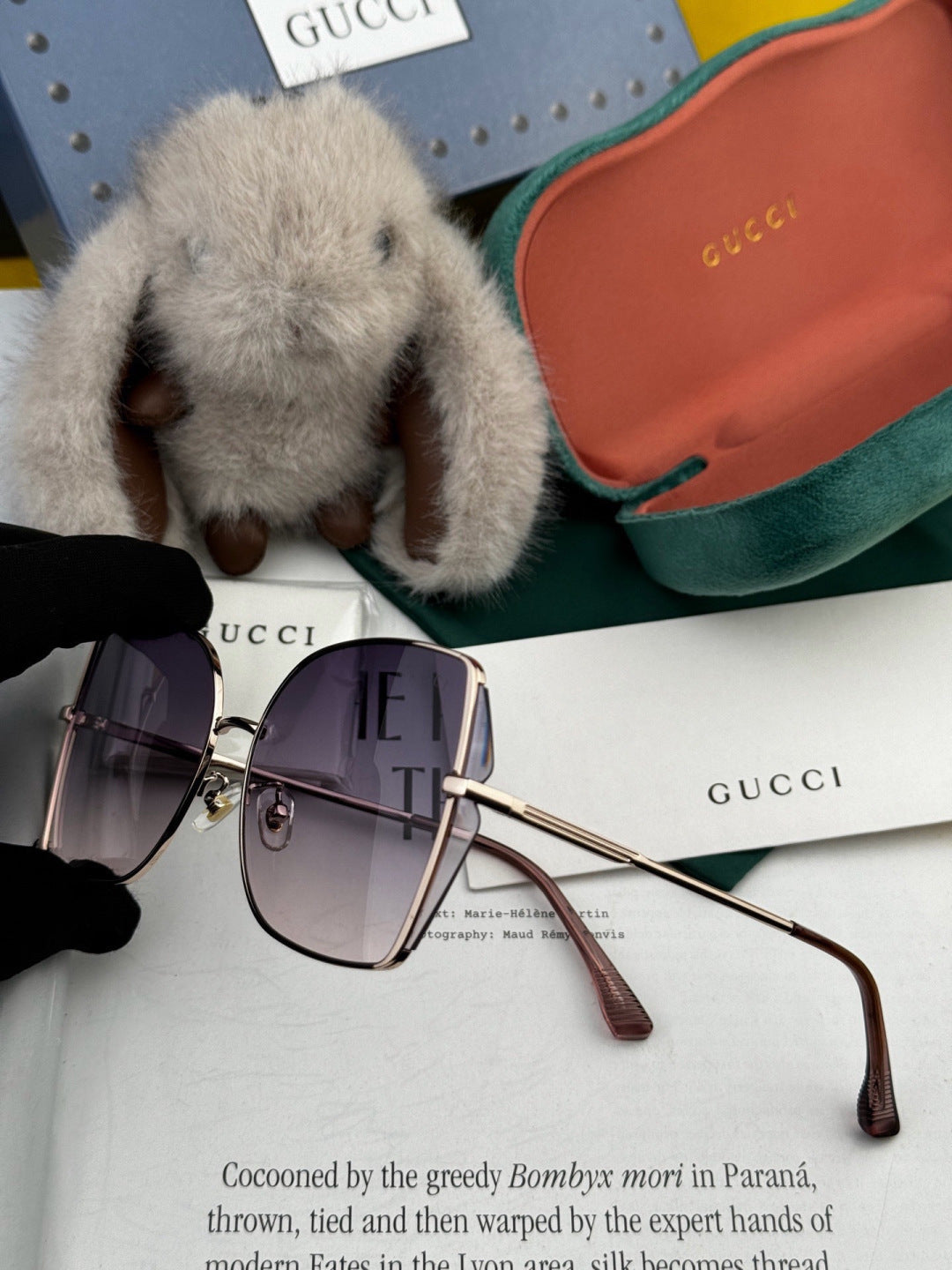 Gucci G1641 Polarized Rimless Gold Lens Sunglasses for Men & Women - detail image 3