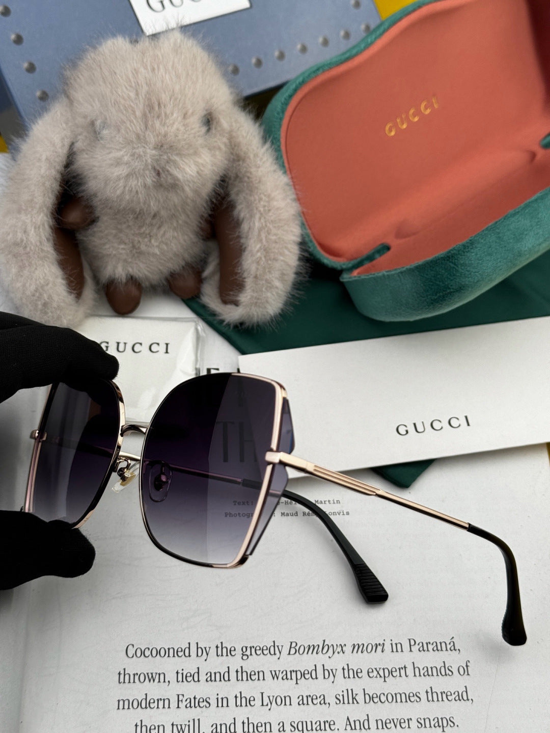 Gucci G1641 Polarized Rimless Gold Lens Sunglasses for Men & Women - detail image 4