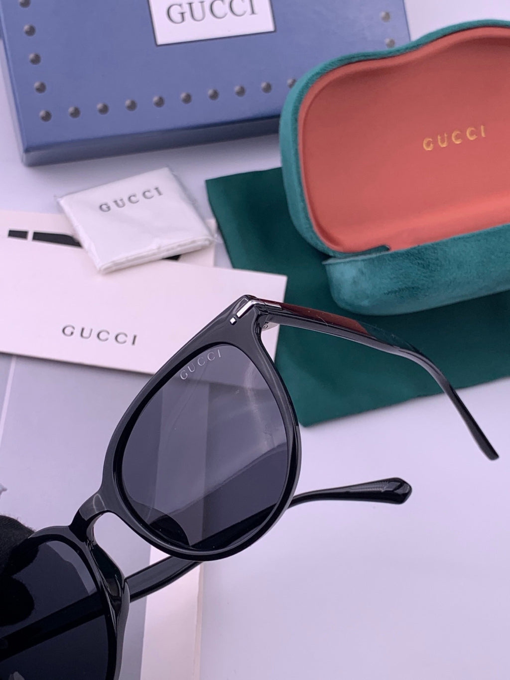 Gucci G12039 Polarized Fashion Gold Lens Sunglasses for Women - detail image 3