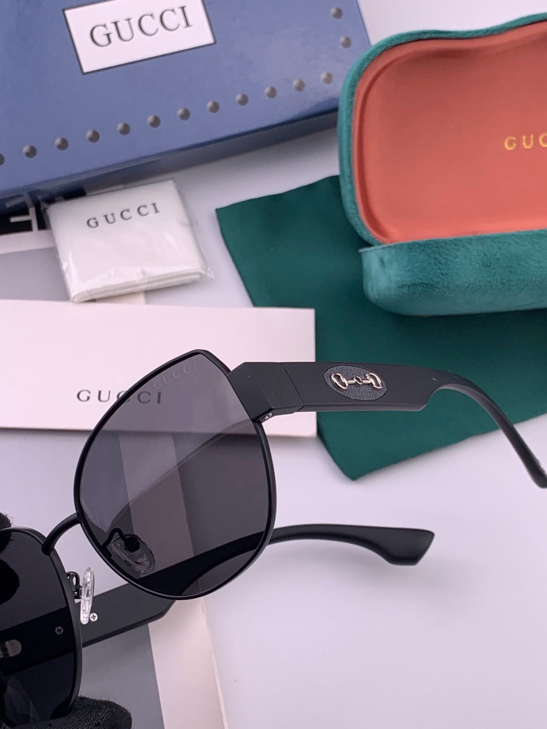 Gucci G1379 Metal Square Gold Lens Sunglasses for Men & Women - detail image 3