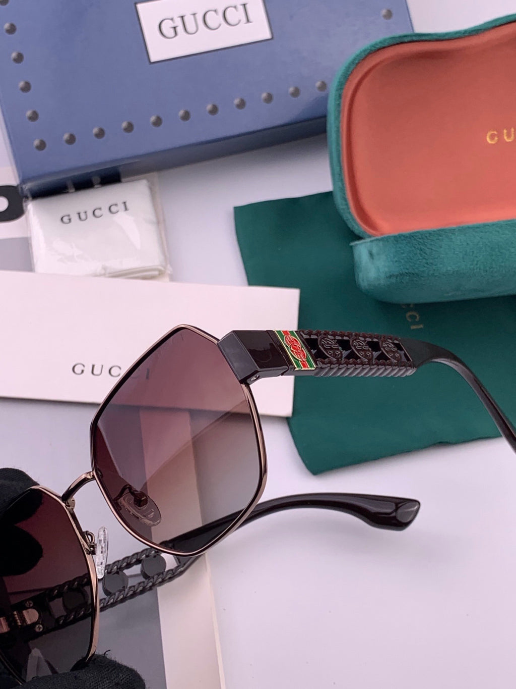 Gucci G1370 Metal Square Pink Lens Sunglasses for Men & Women - detail image 3