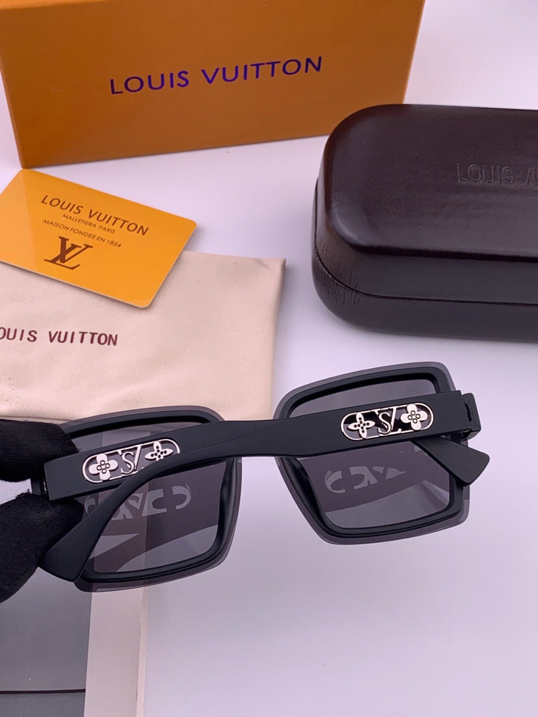 Louis Vuitton Polarized Square Brown Lens Sunglasses for Men & Women - detail image 6