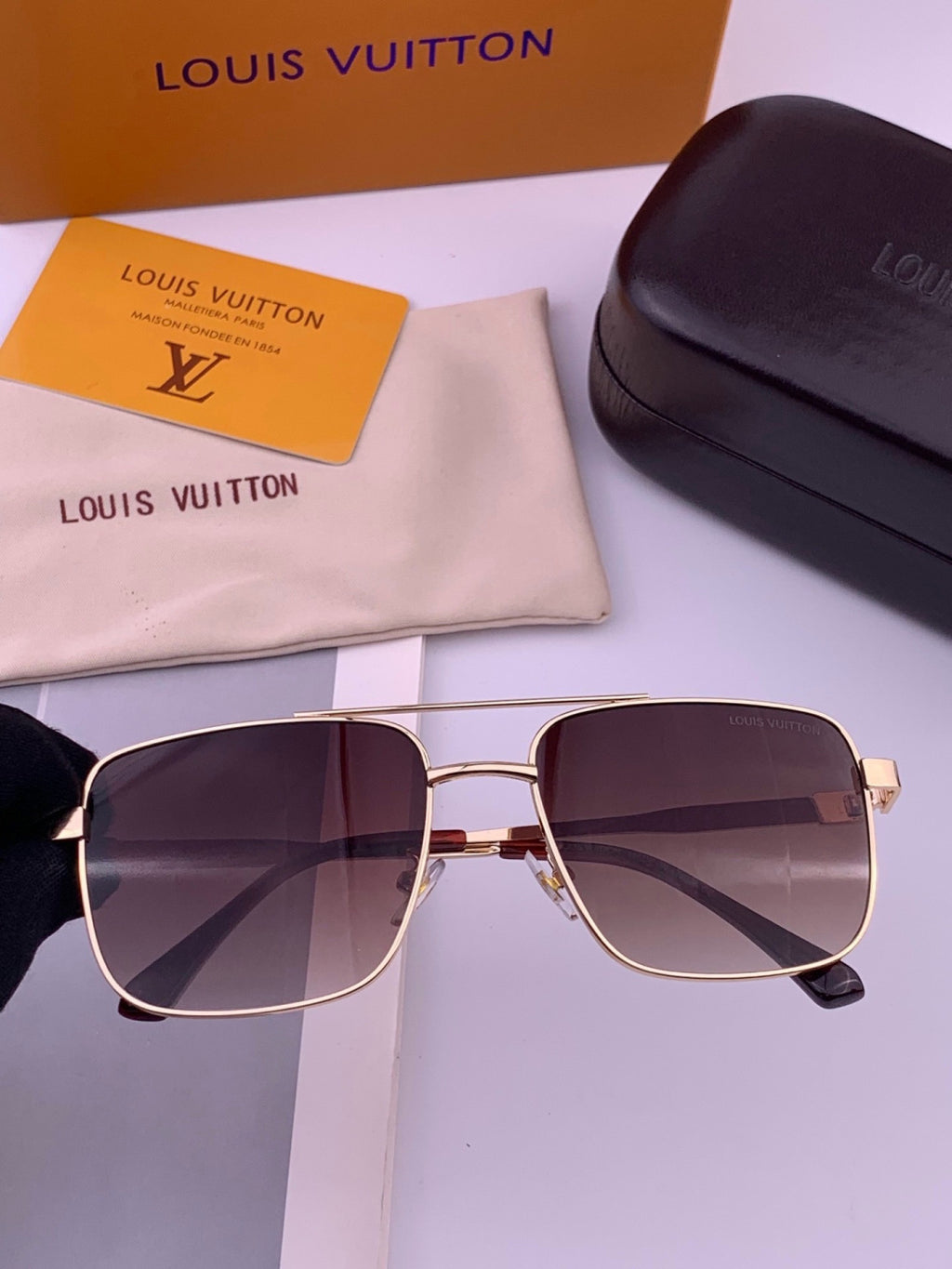 Louis Vuitton L3905 Aviator Gray Lens Sunglasses for Men & Women - detail image 3