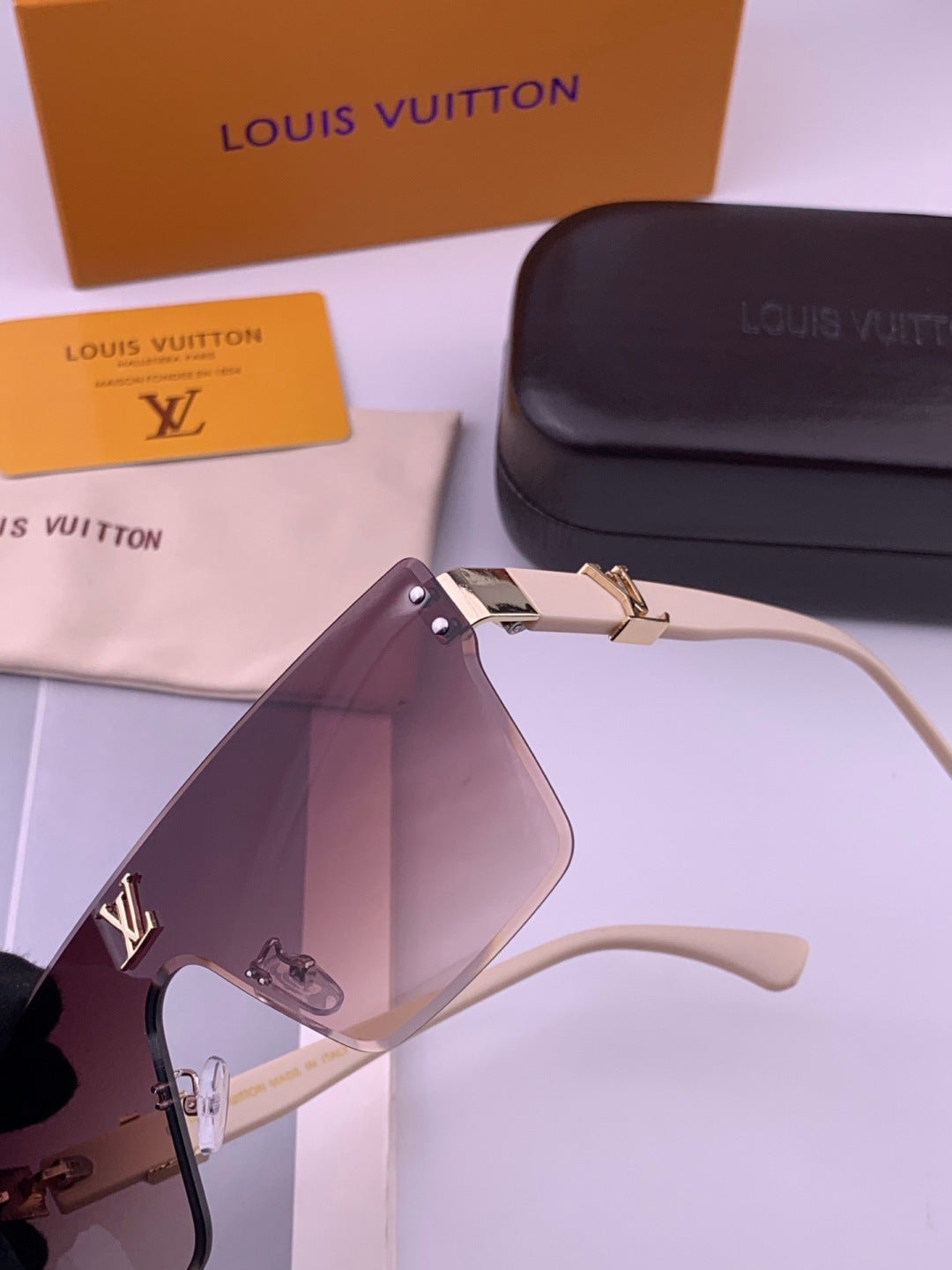 Louis Vuitton L36000 Oversized Purple Lens Sunglasses for Men & Women - 493121 - detail image 3