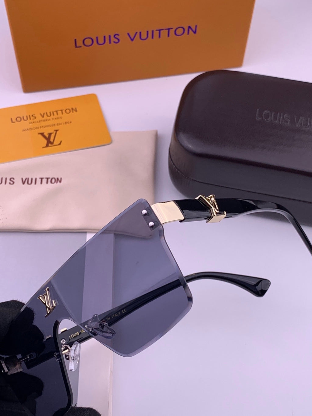 Louis Vuitton L36000 Oversized Blue Lens Sunglasses for Men & Women - detail image 3