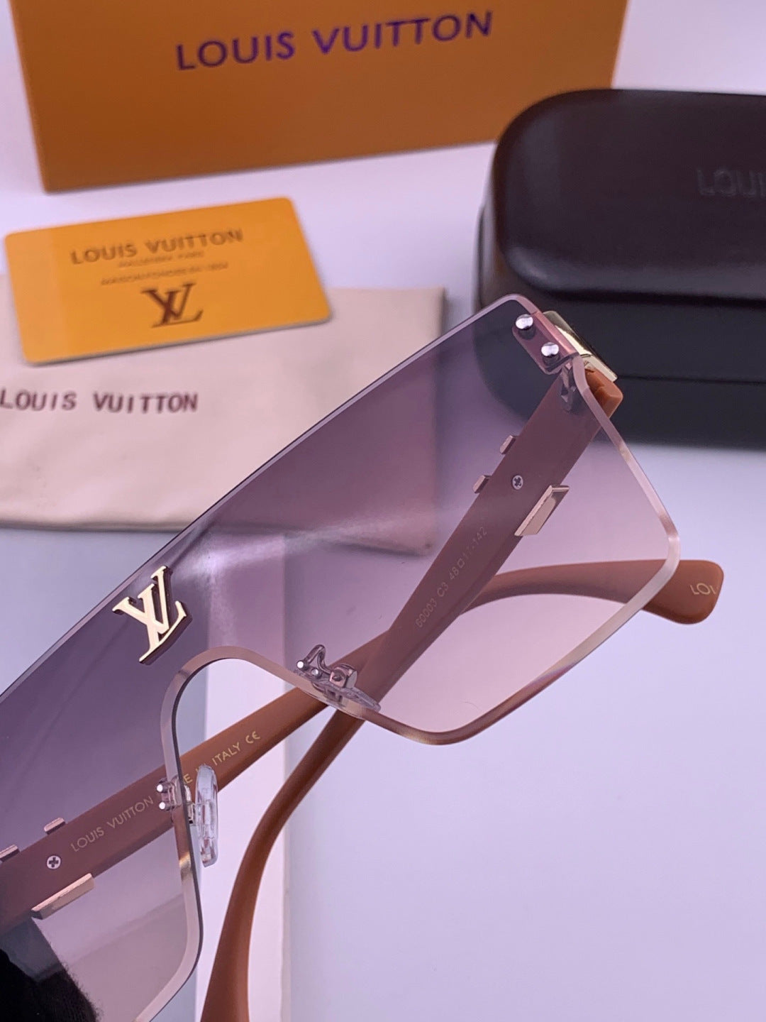 Louis Vuitton L36000 Oversized Purple Lens Sunglasses for Men & Women - detail image 5