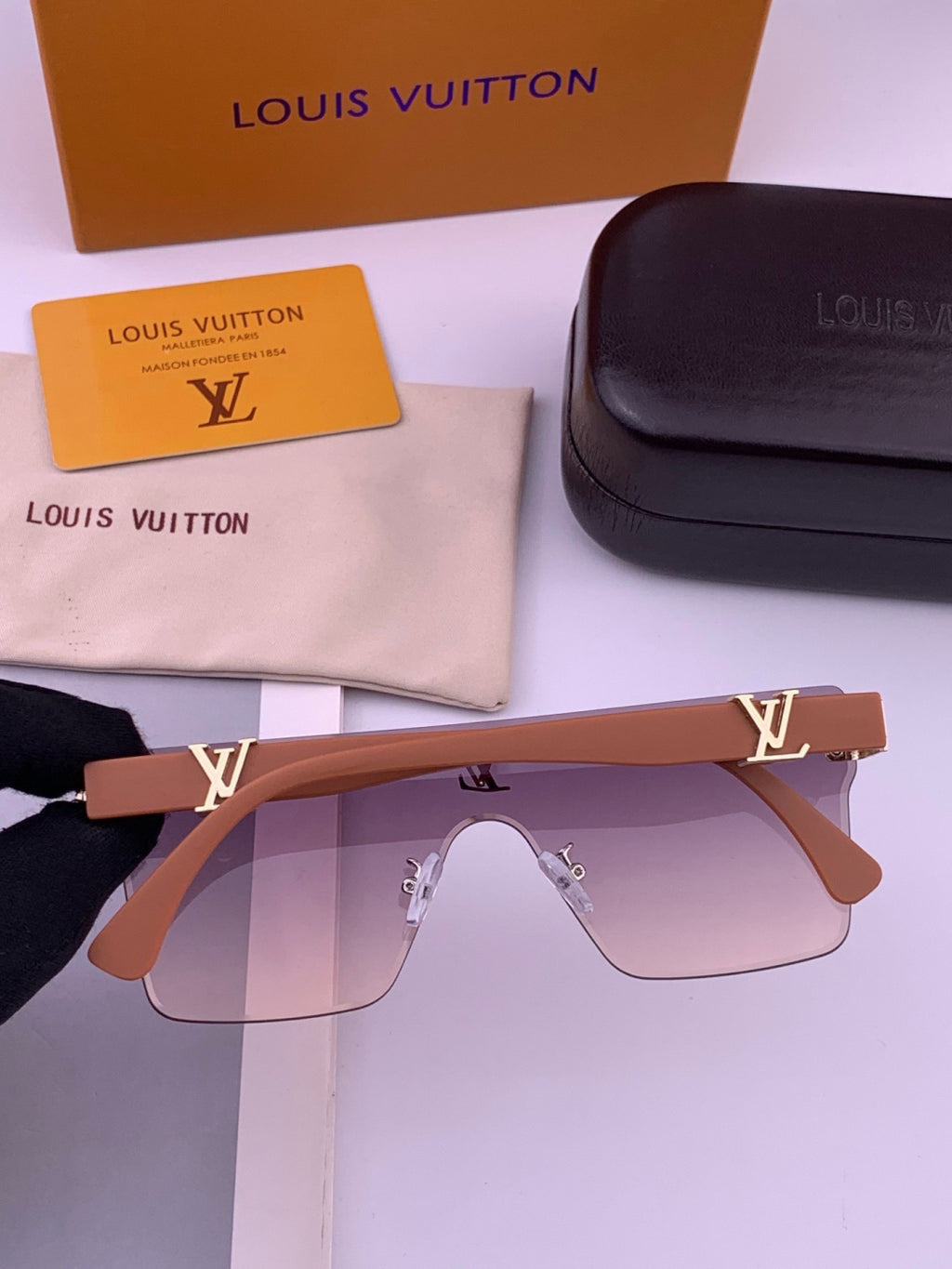Louis Vuitton L36000 Oversized Purple Lens Sunglasses for Men & Women - detail image 7