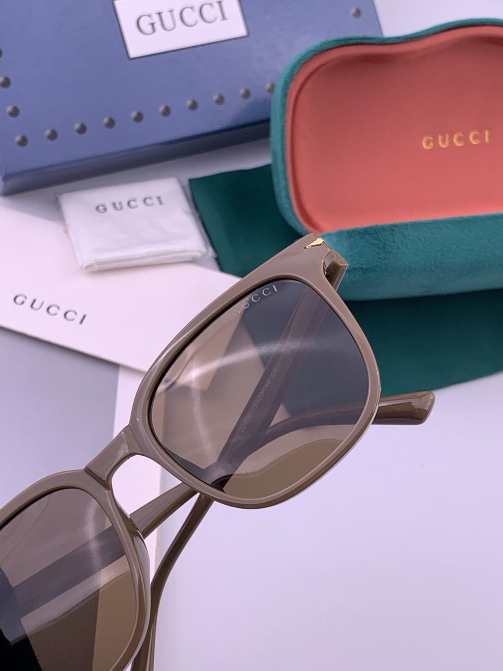 Gucci G62040 Polarized Square Black Lens Sunglasses for Men & Women - detail image 2