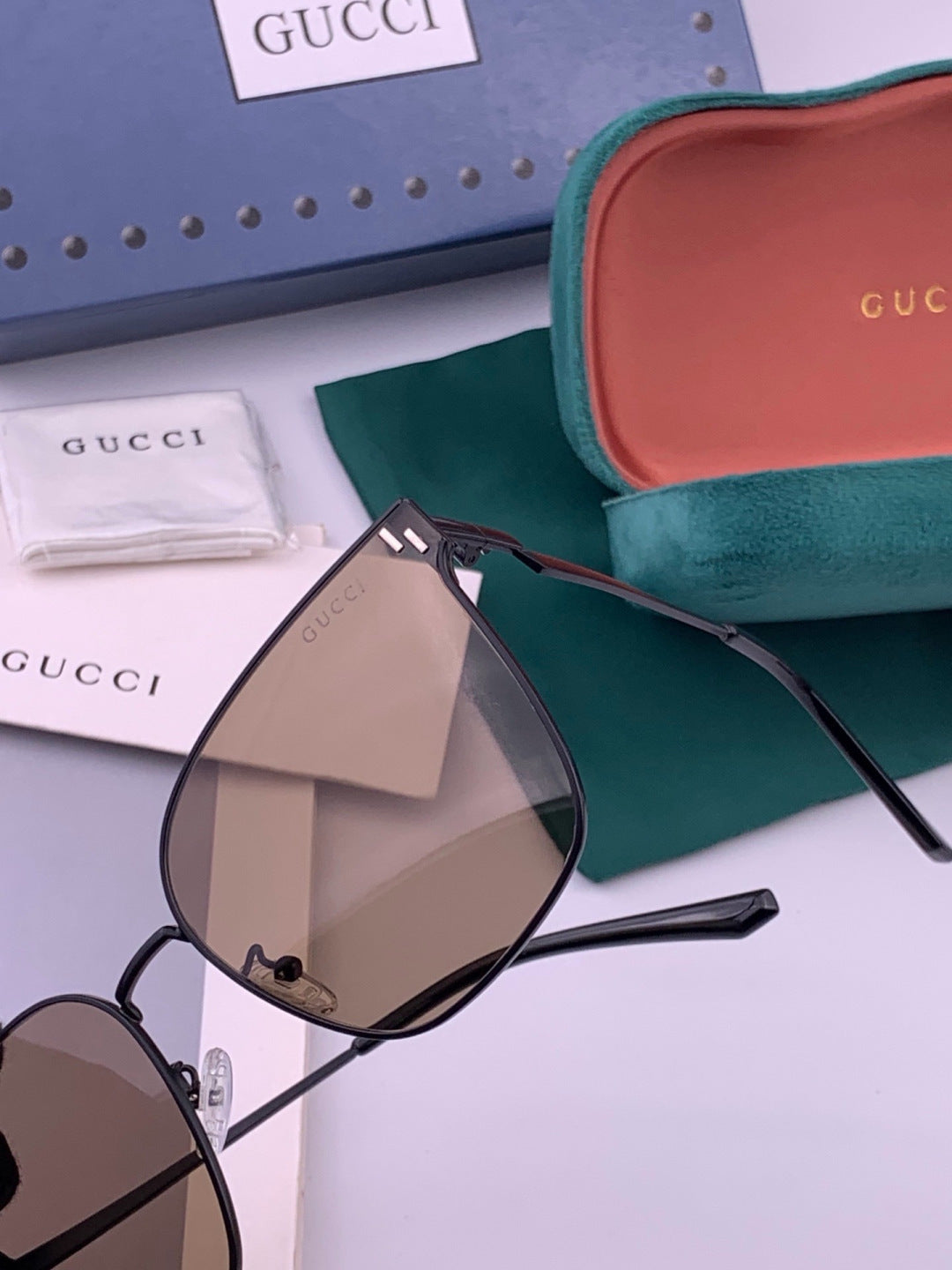 Gucci G2660 Fashion Brown Lens Sunglasses for Men & Women - detail image 3