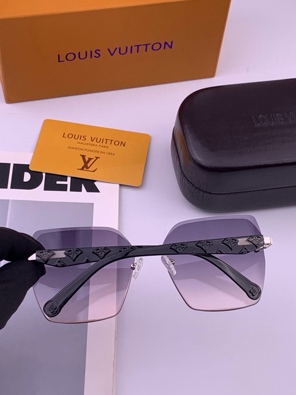 Louis Vuitton L8612 Square Gold Lens Sunglasses for Men & Women - detail image 6