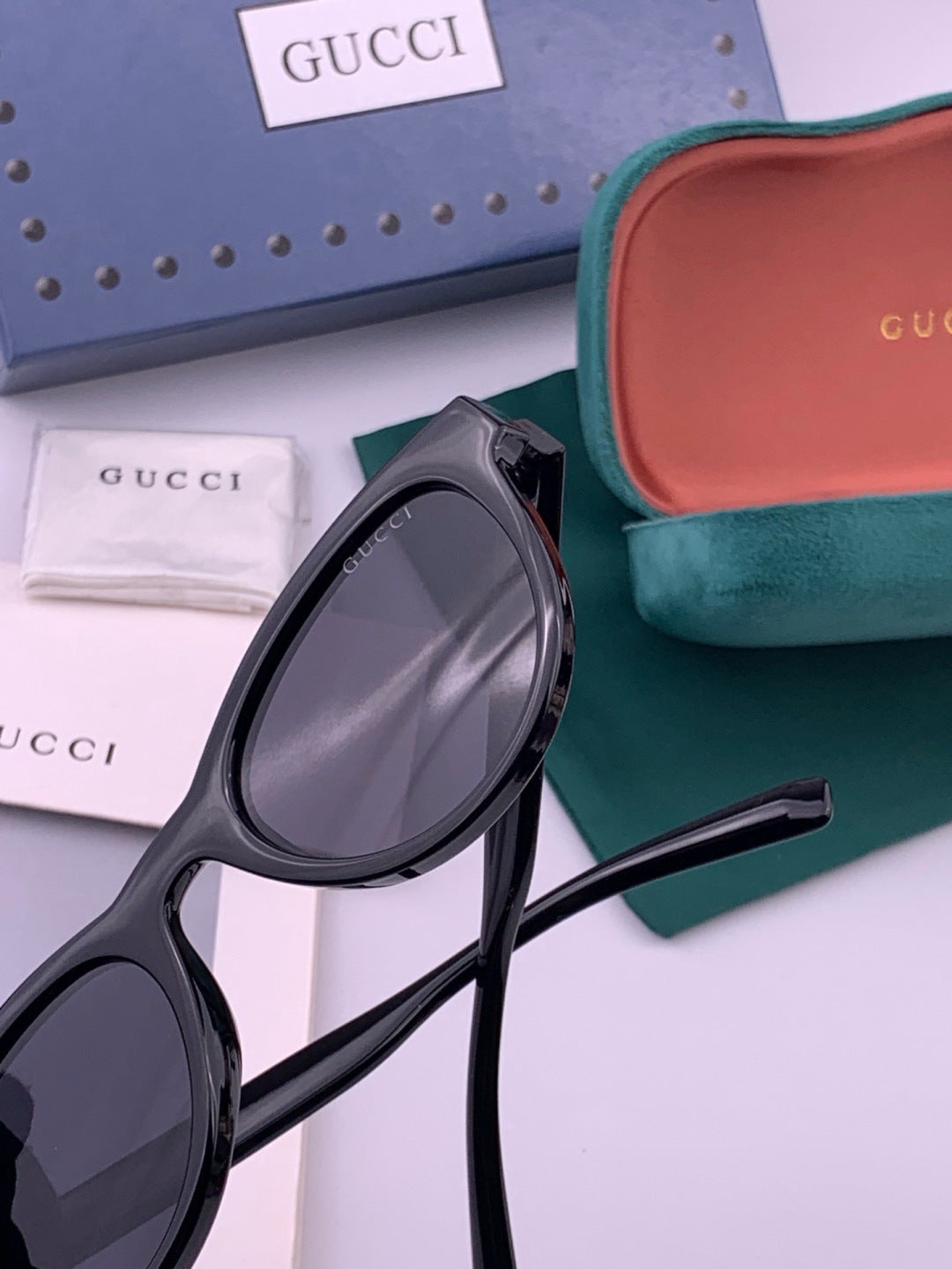 Gucci G868 Polarized Fashion Gold Lens Sunglasses for Men & Women - detail image 6
