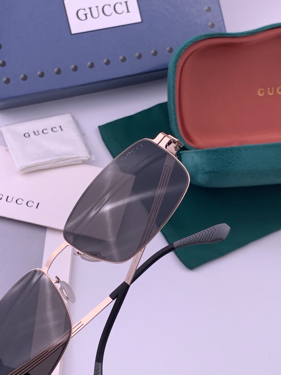 Gucci G4805 Polarized Aviator Black Lens Sunglasses for Men - detail image 3