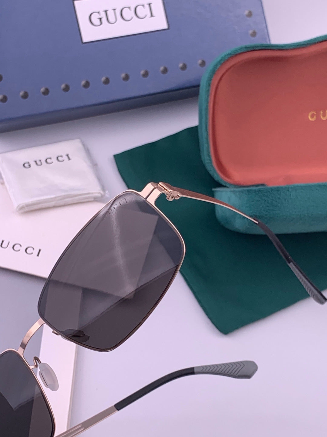 Gucci G4805 Polarized Aviator Black Lens Sunglasses for Men - detail image 5