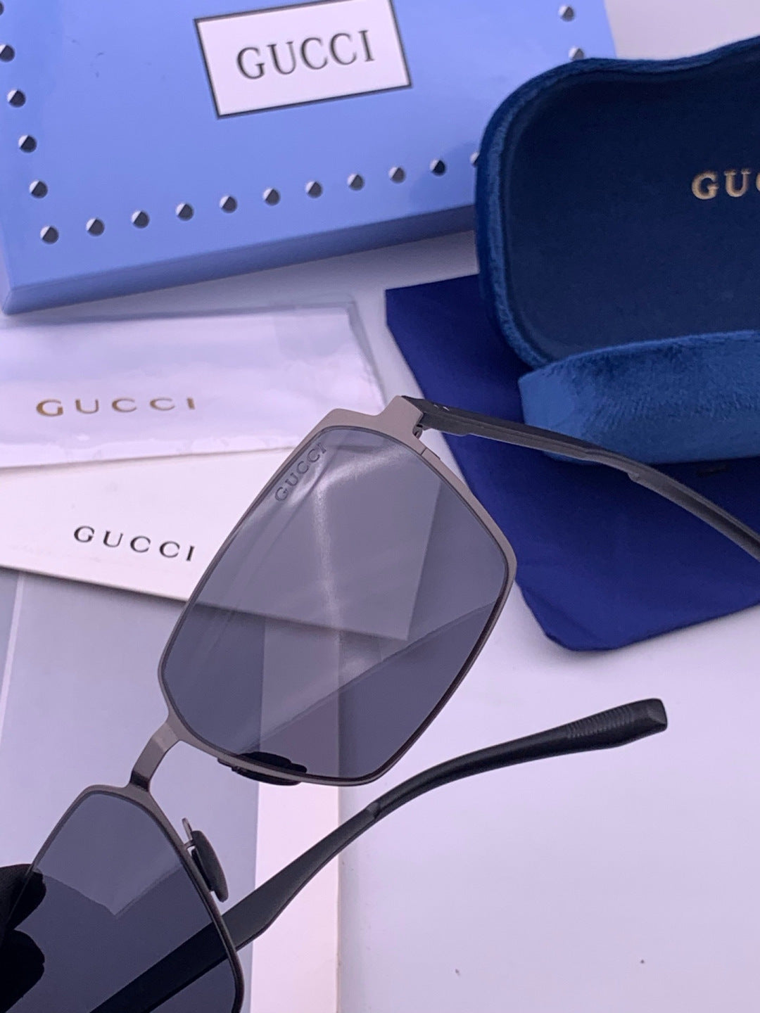 Gucci G5226 Fashion Gold Lens Sunglasses for Men & Women - detail image 3