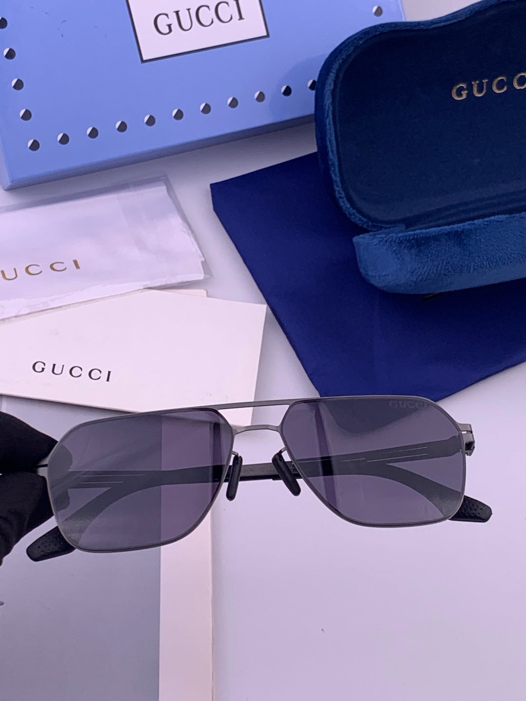 Gucci G0862 Fashion Gold Lens Sunglasses for Men & Women - 493386