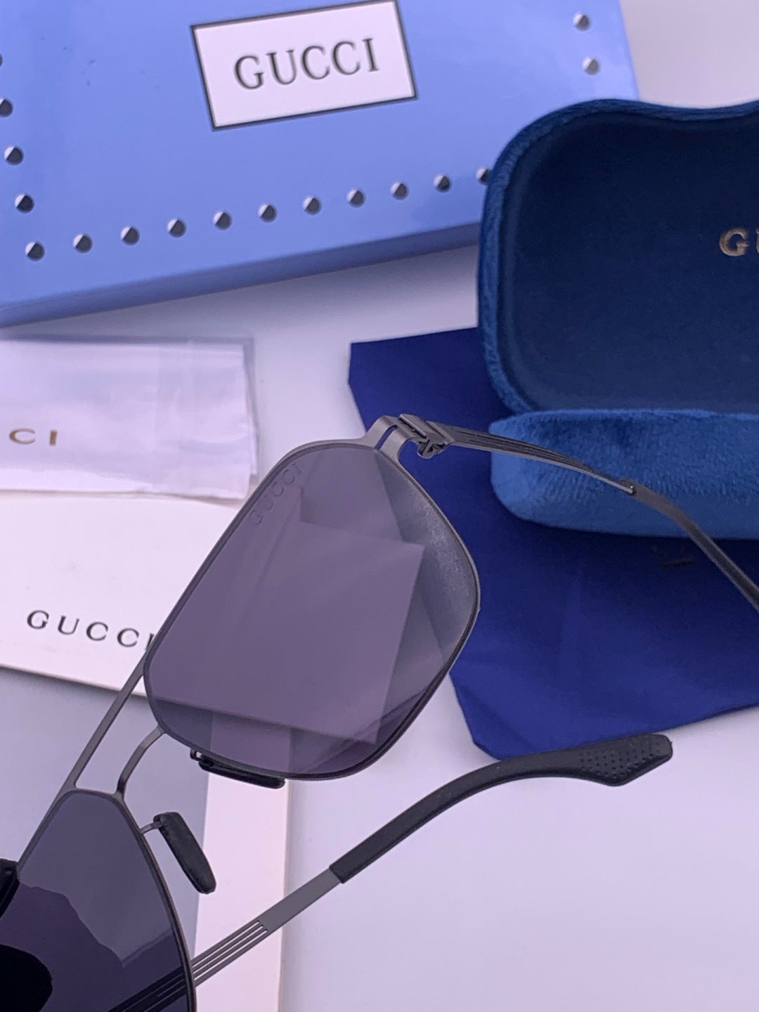 Gucci G0862 Fashion Gold Lens Sunglasses for Men & Women - 493386 - detail image 3