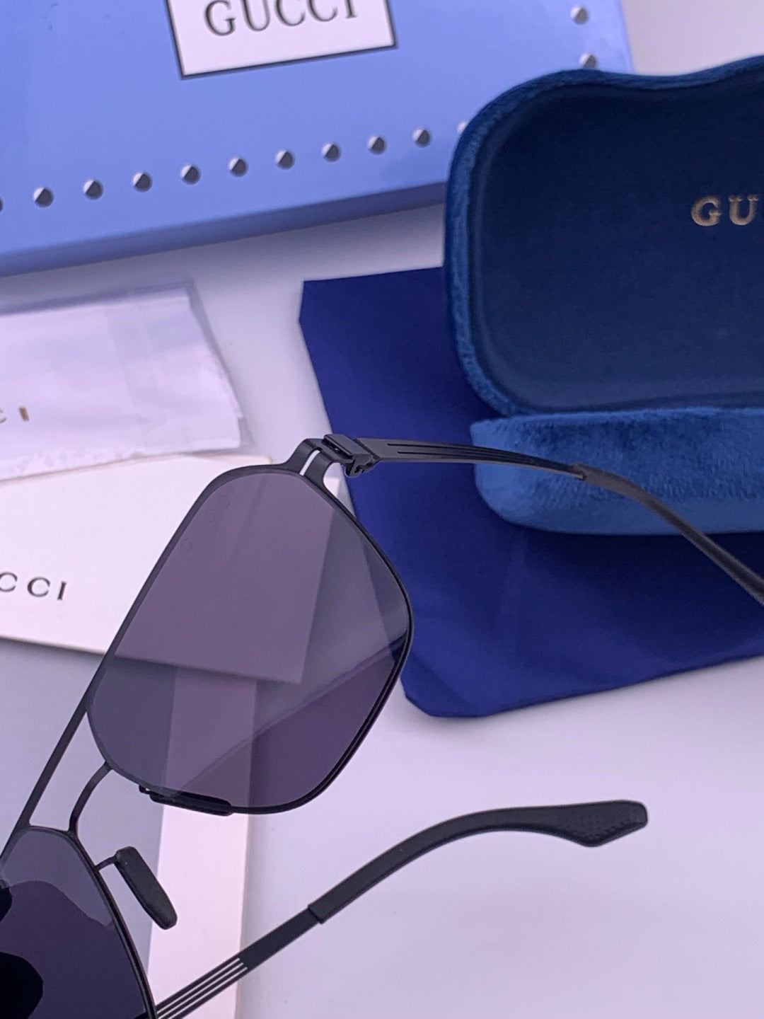 Gucci G0862 Fashion Gold Lens Sunglasses for Men & Women - detail image 3