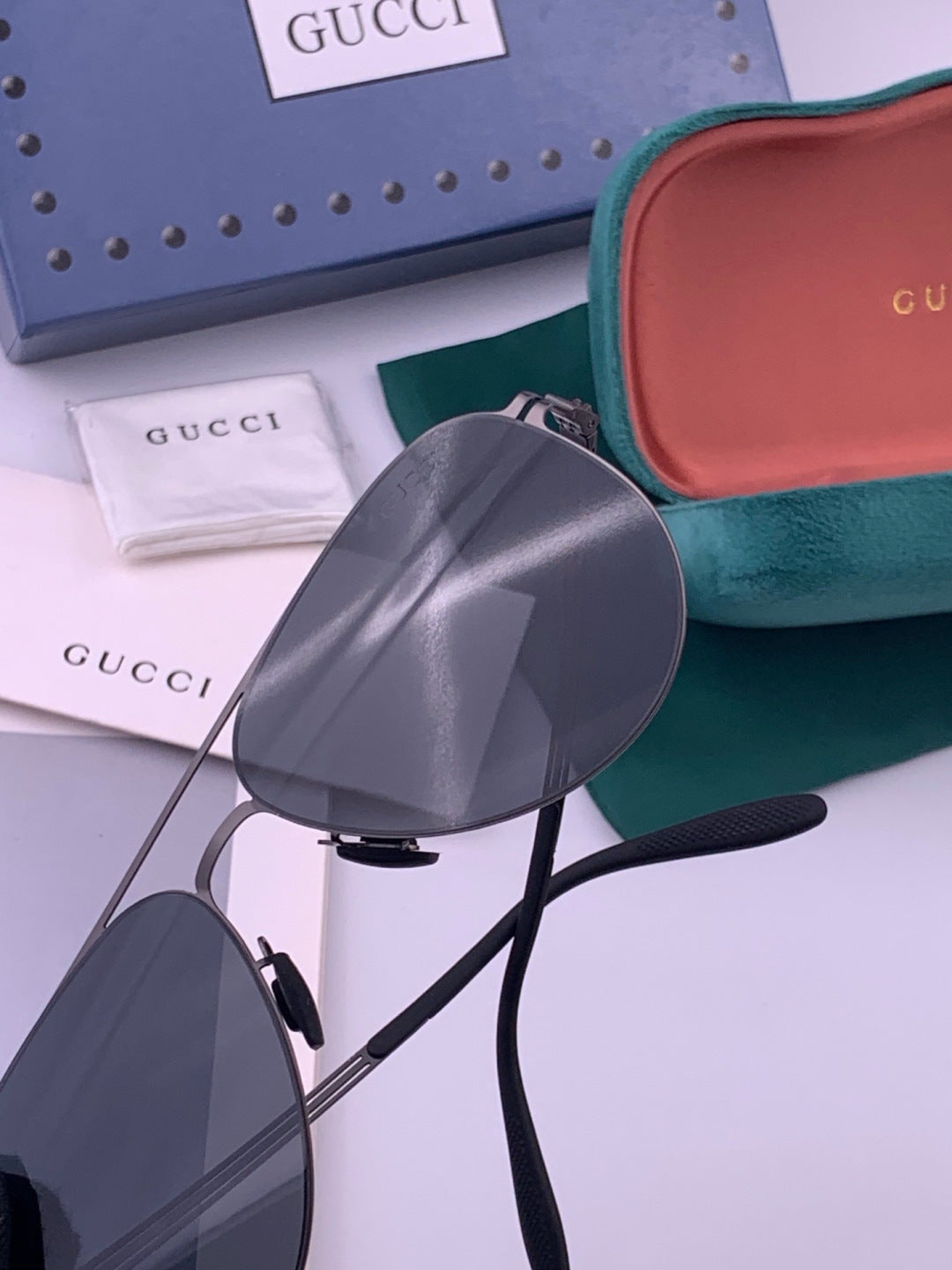 Gucci G1381 Fashion Gold Lens Sunglasses for Men & Women - detail image 3