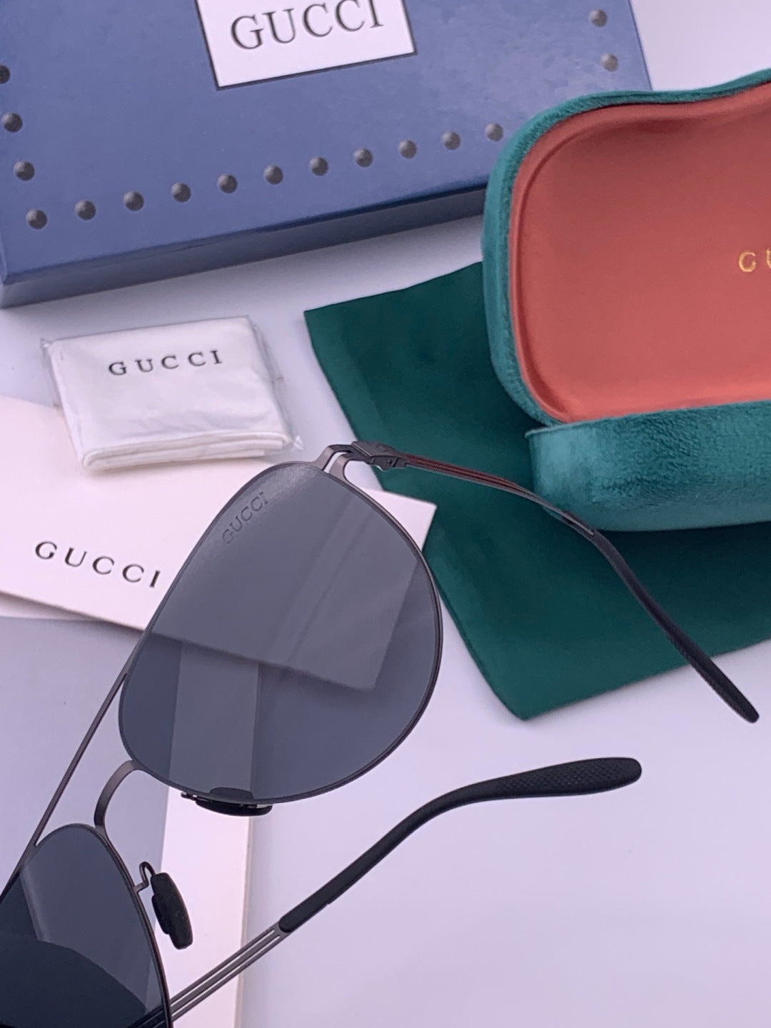 Gucci G1381 Fashion Gold Lens Sunglasses for Men & Women - detail image 4