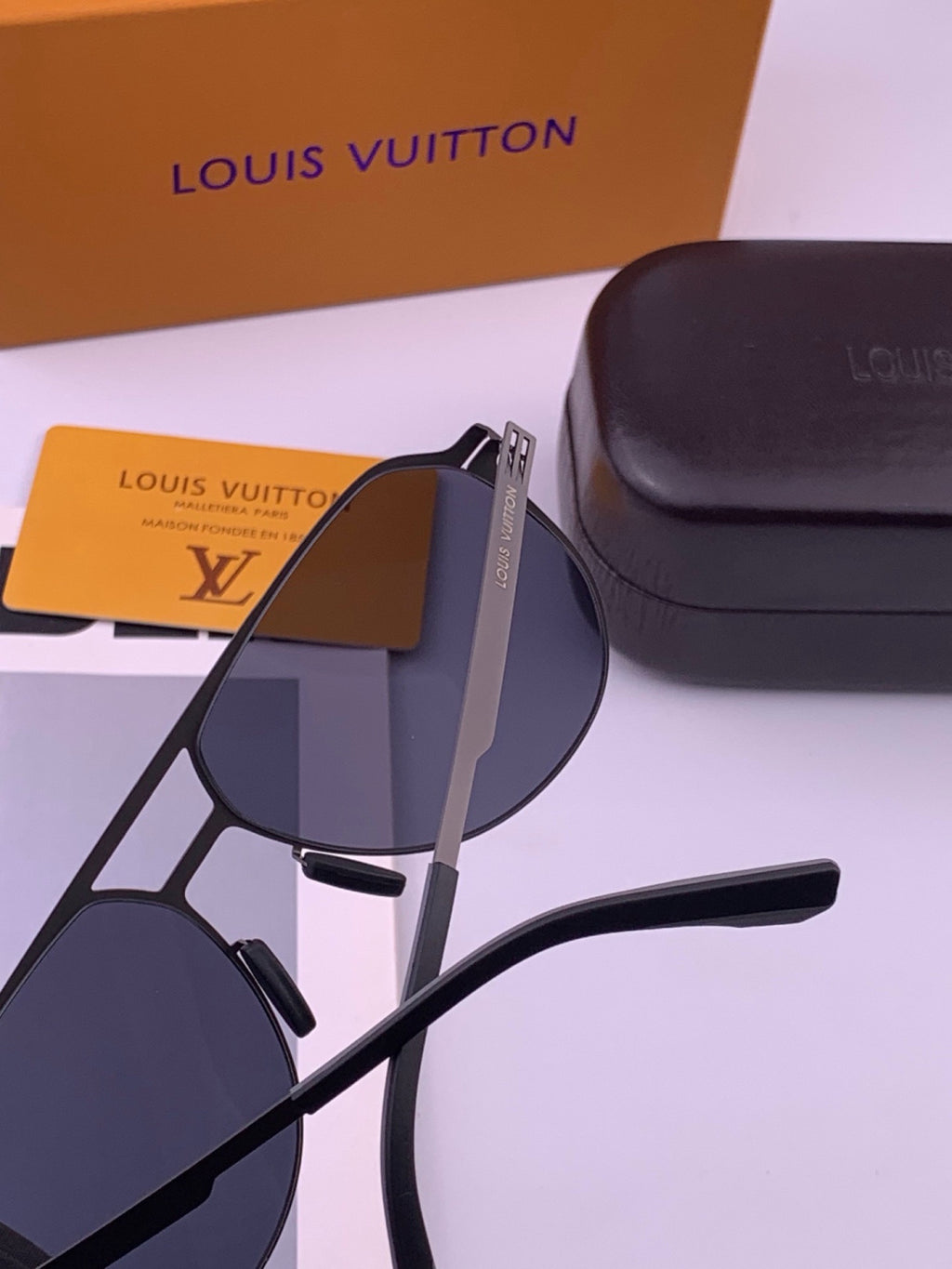 Louis Vuitton L712 Fashion Brown Lens Sunglasses for Men & Women - 493106 - detail image 4