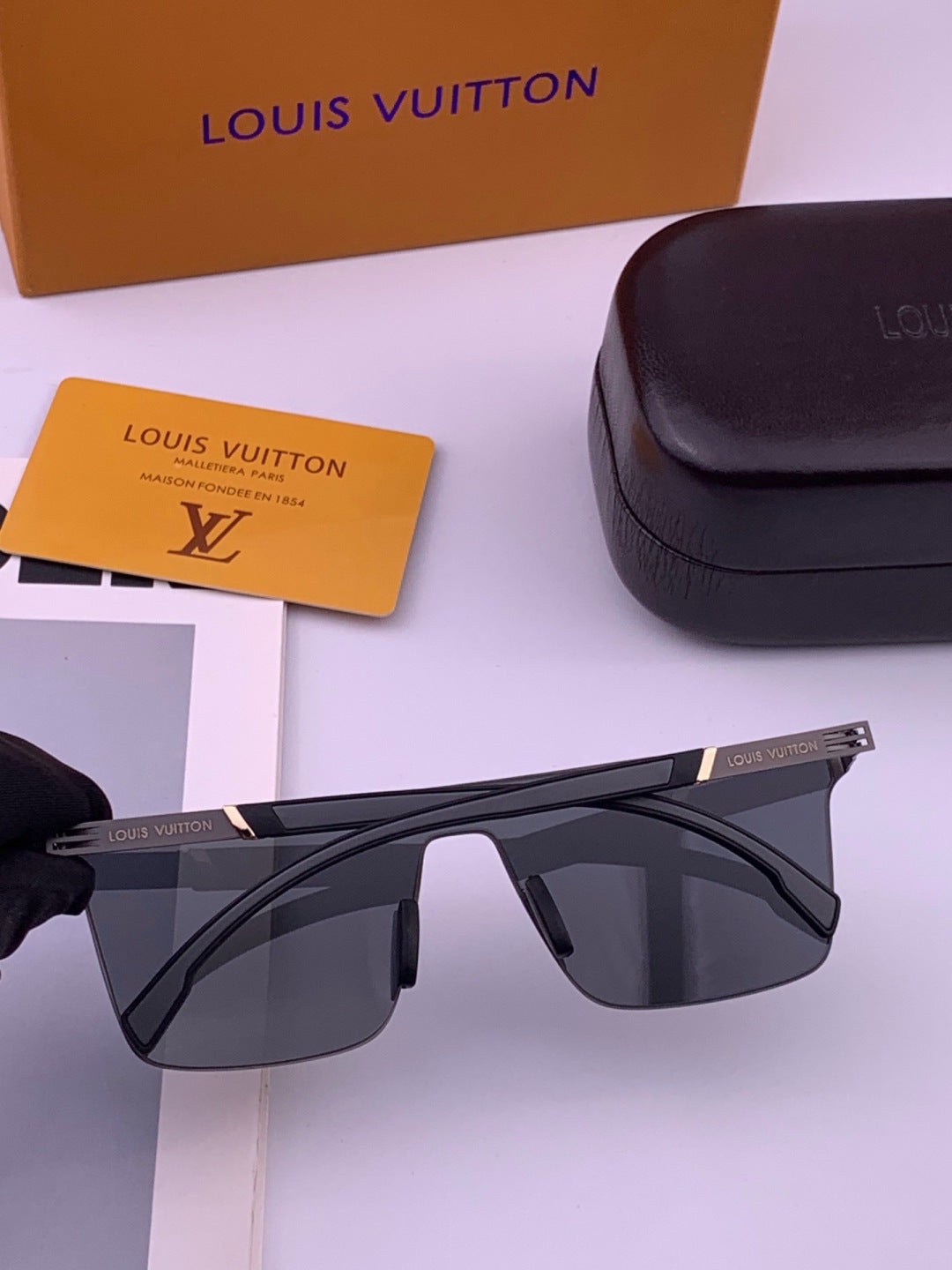 Louis Vuitton L016 Fashion Black Lens Sunglasses for Men & Women - detail image 6
