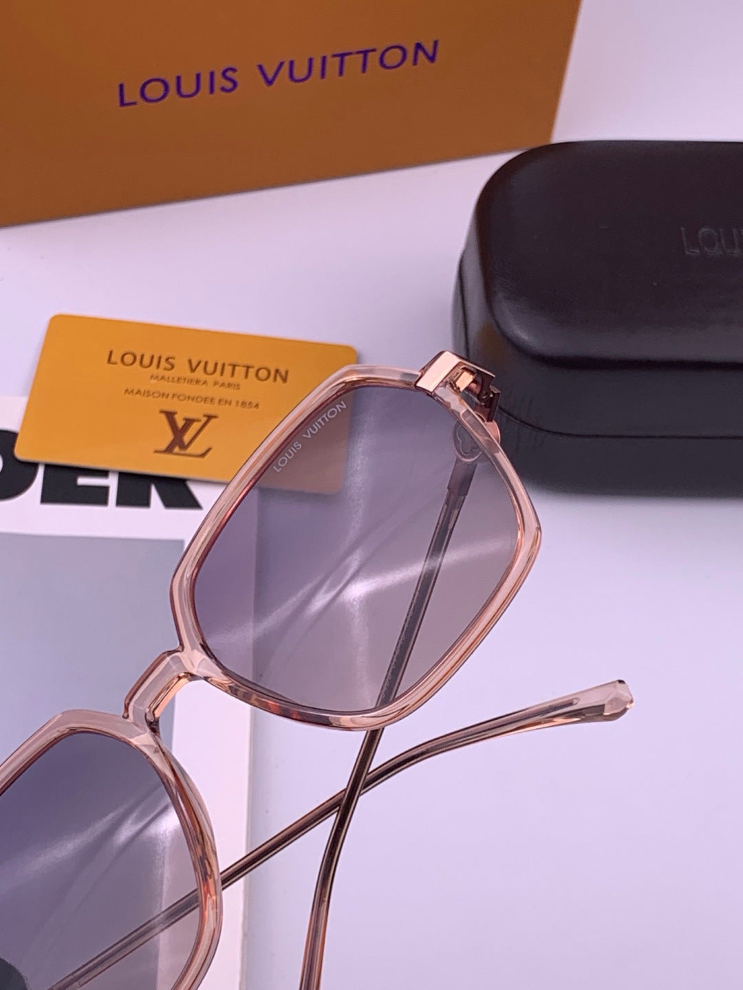 Louis Vuitton Polarized Square Brown Lens Sunglasses for Men & Women - 486247 - detail image 5