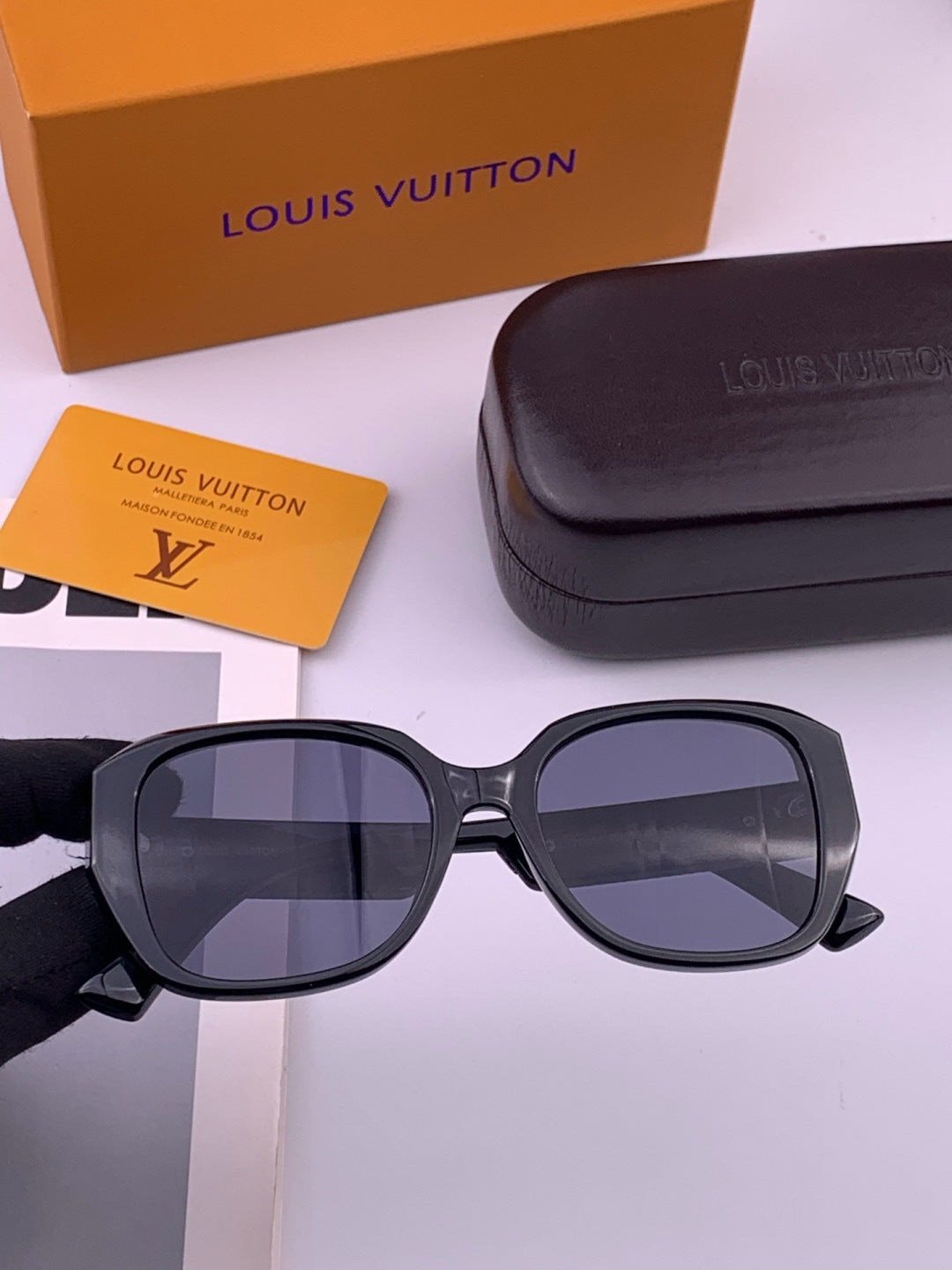 Louis Vuitton L17006 Oversized Black Lens Sunglasses for Men & Women
