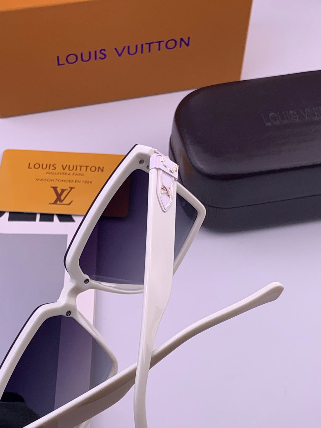 Louis Vuitton L83018 Square Brown Lens Sunglasses for Men & Women - detail image 5