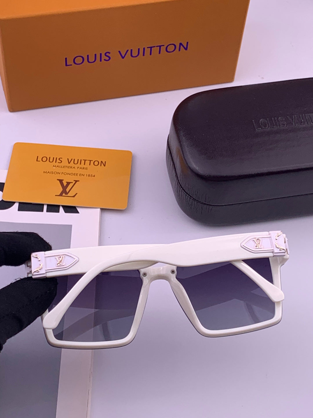 Louis Vuitton L83018 Square Brown Lens Sunglasses for Men & Women - detail image 6