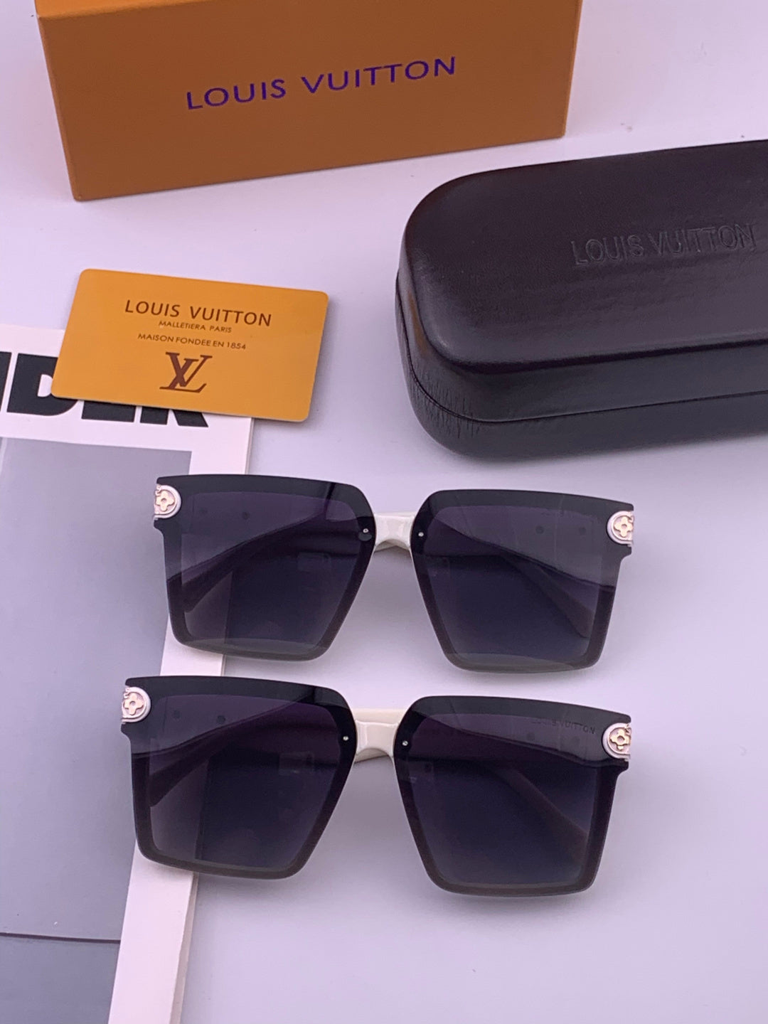 Louis Vuitton L83018 Square Brown Lens Sunglasses for Men & Women - detail image 8