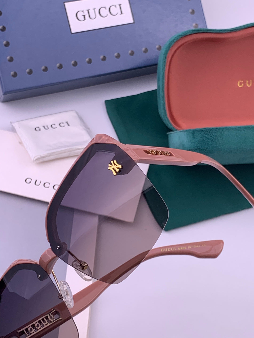 Gucci 2592 Polarized Square Gold Lens Sunglasses for Men & Women - detail image 3
