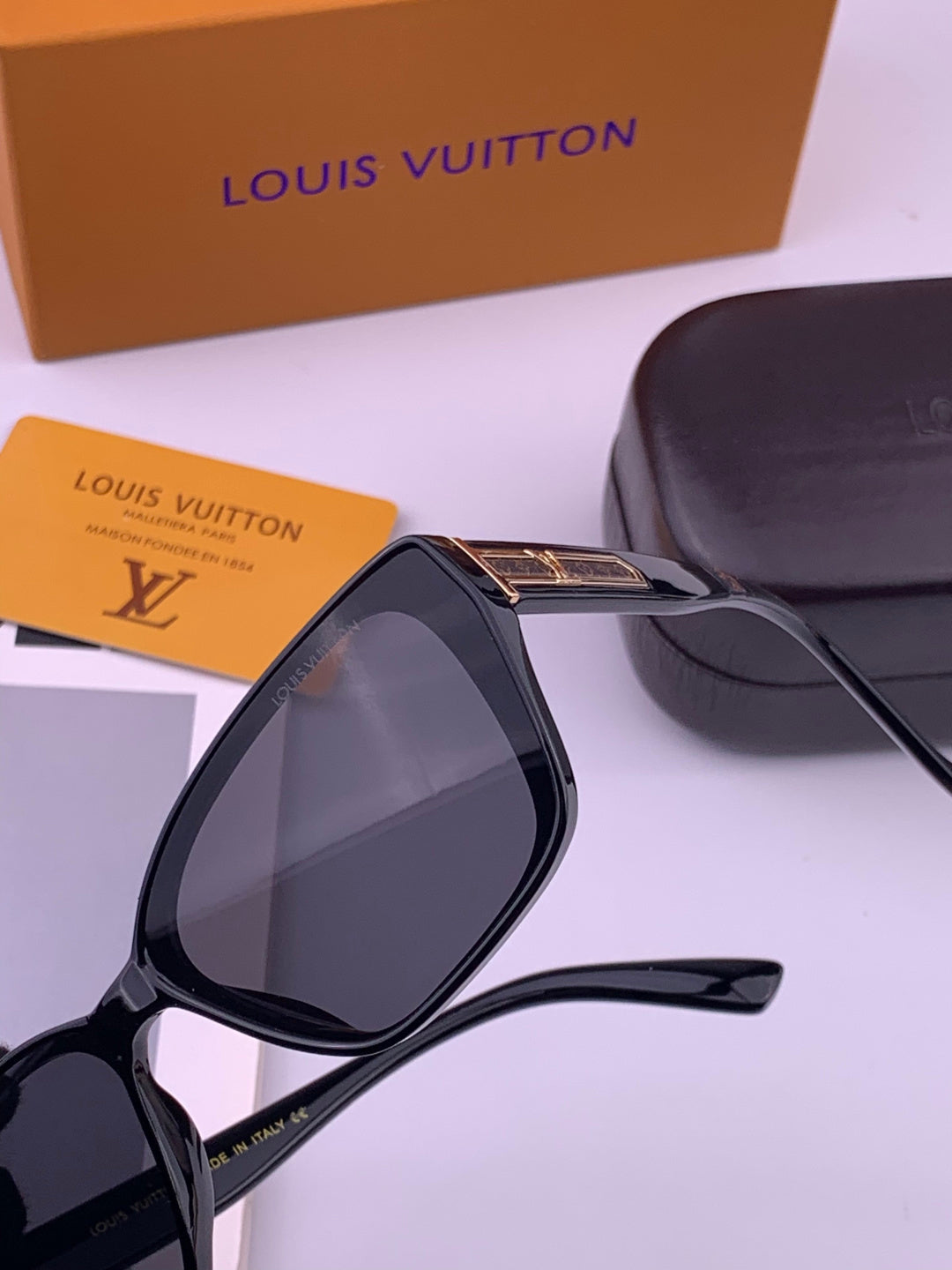 Louis Vuitton L0552 Square Brown Lens Sunglasses for Men & Women - detail image 5