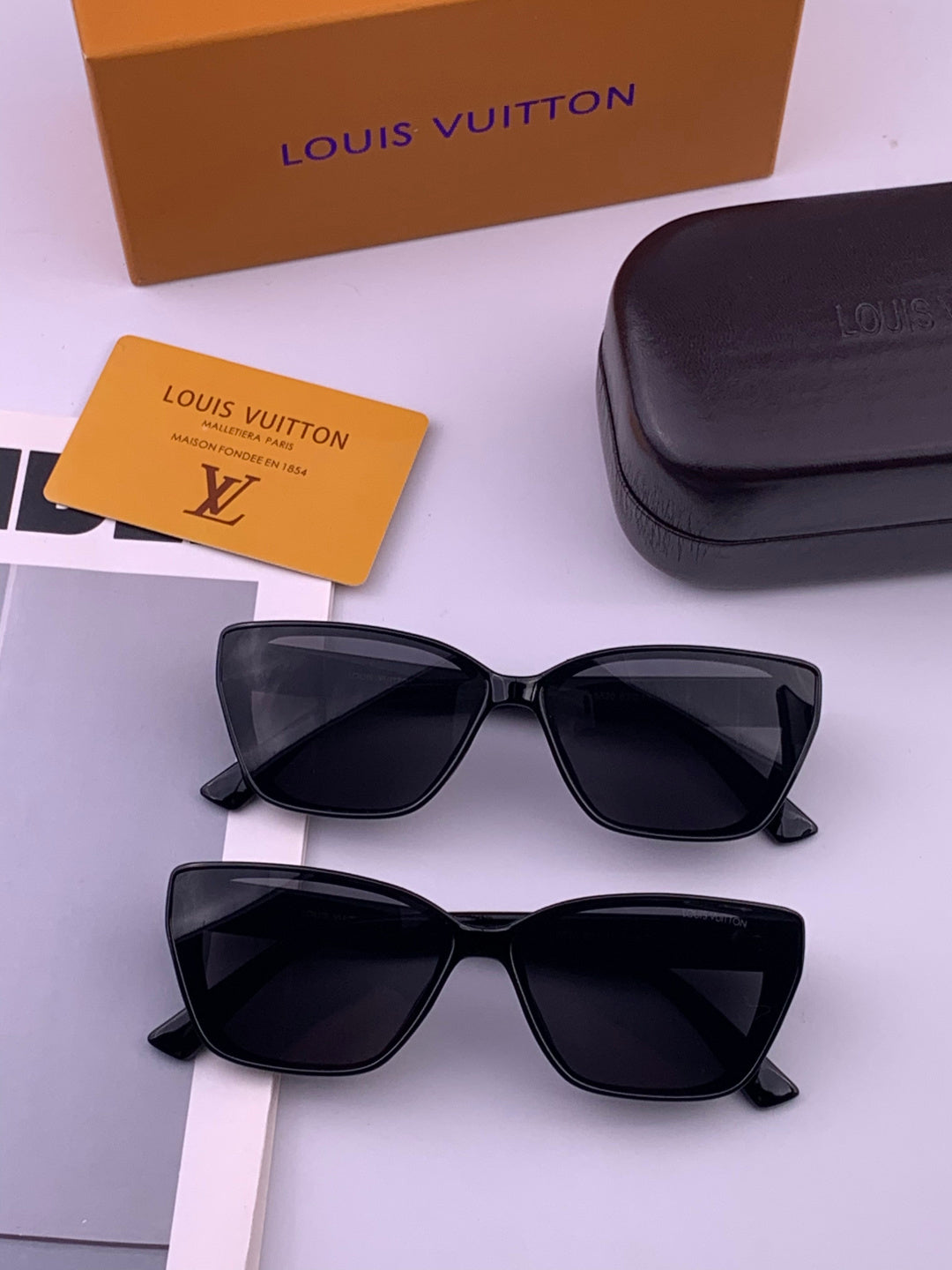 Louis Vuitton L0552 Square Brown Lens Sunglasses for Men & Women - detail image 7
