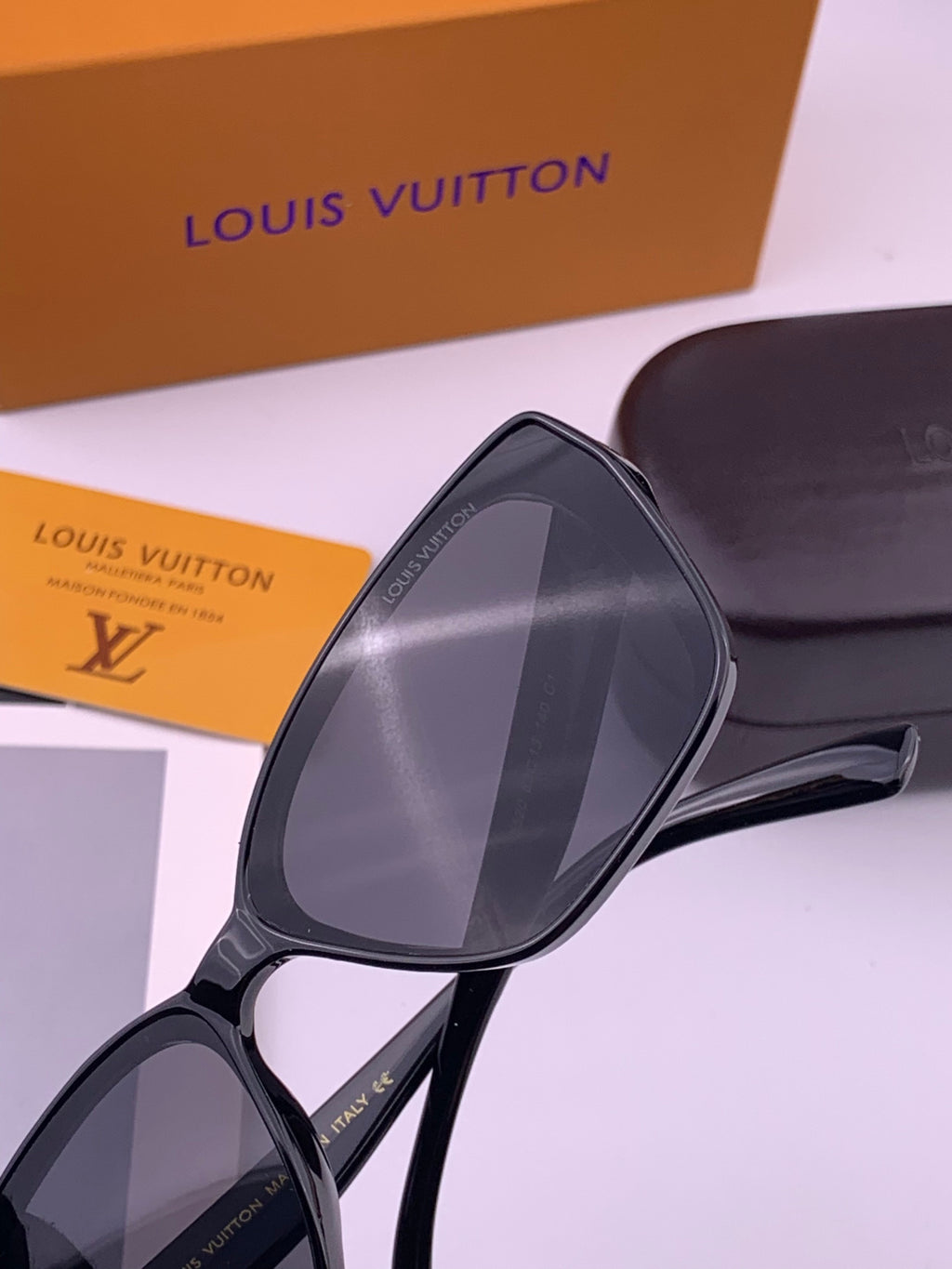 Louis Vuitton L0552 Square Brown Lens Sunglasses for Men & Women - detail image 6